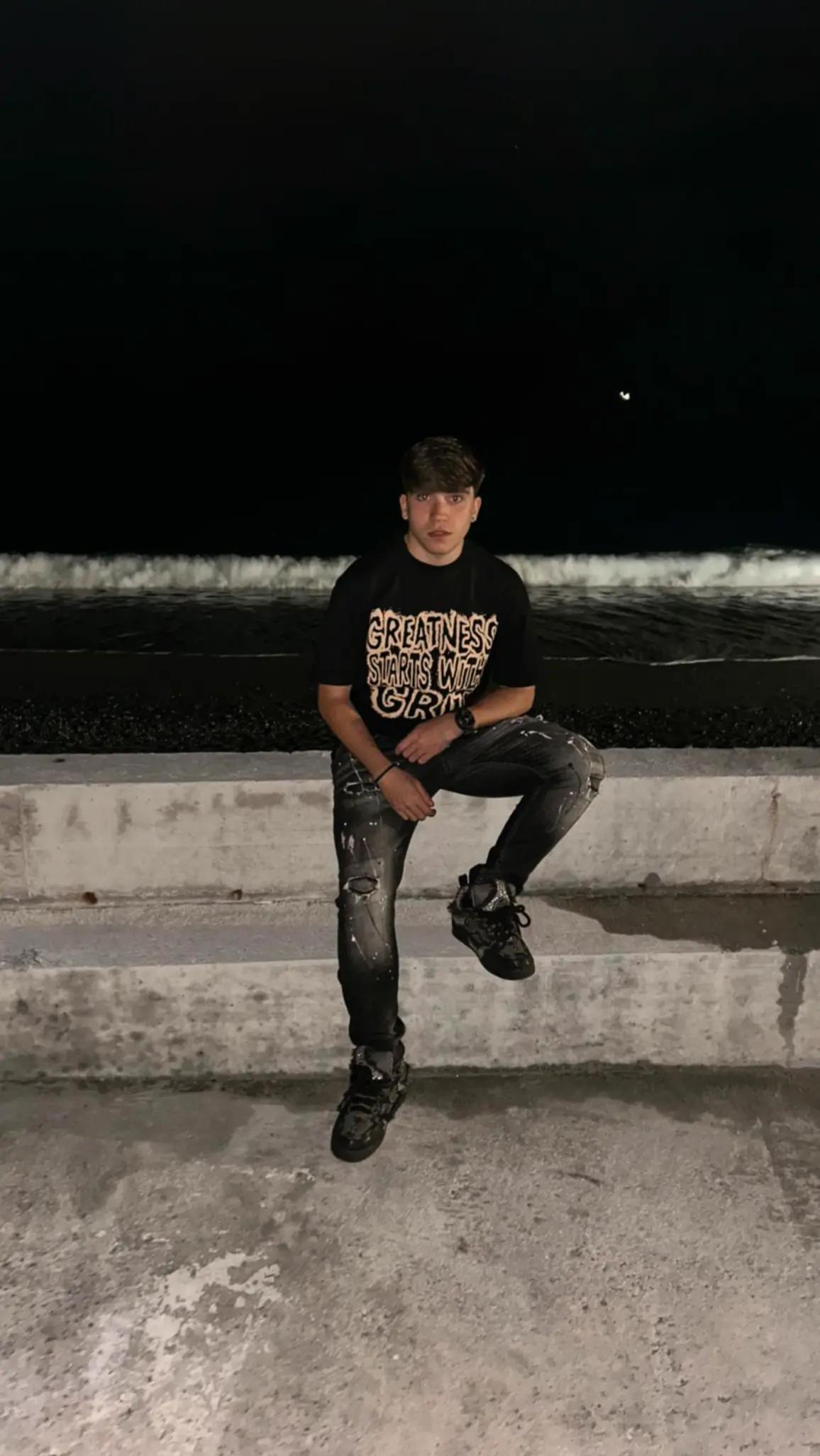 @𝓡.𝓥.