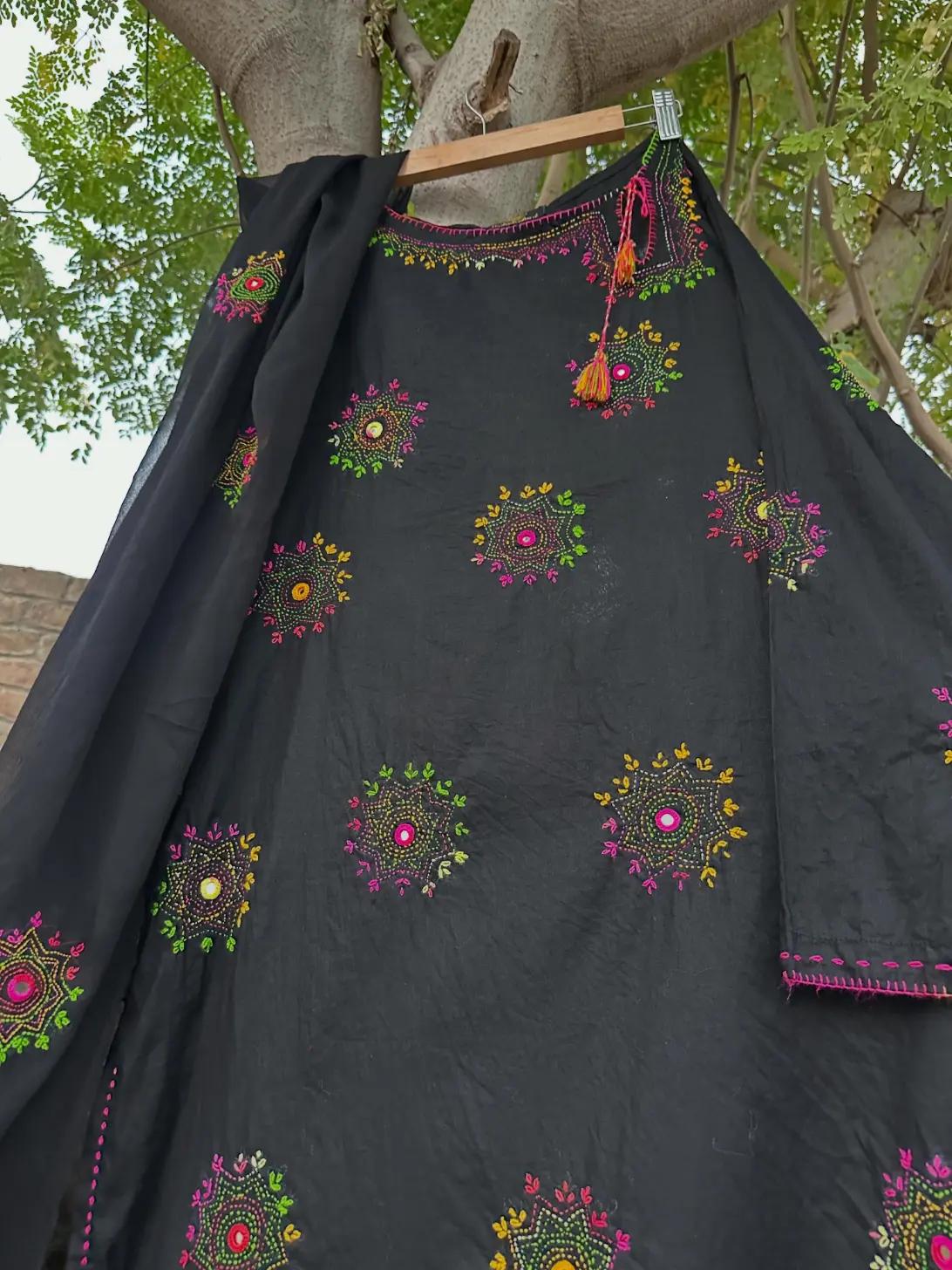 @Sindhi Embroidery Designer