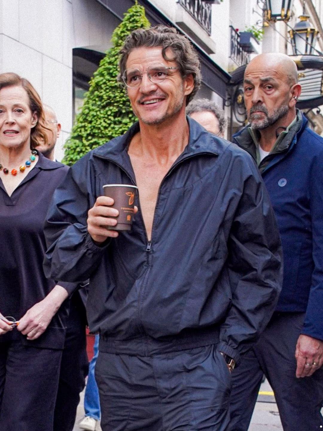 @PedroPascal 🩵