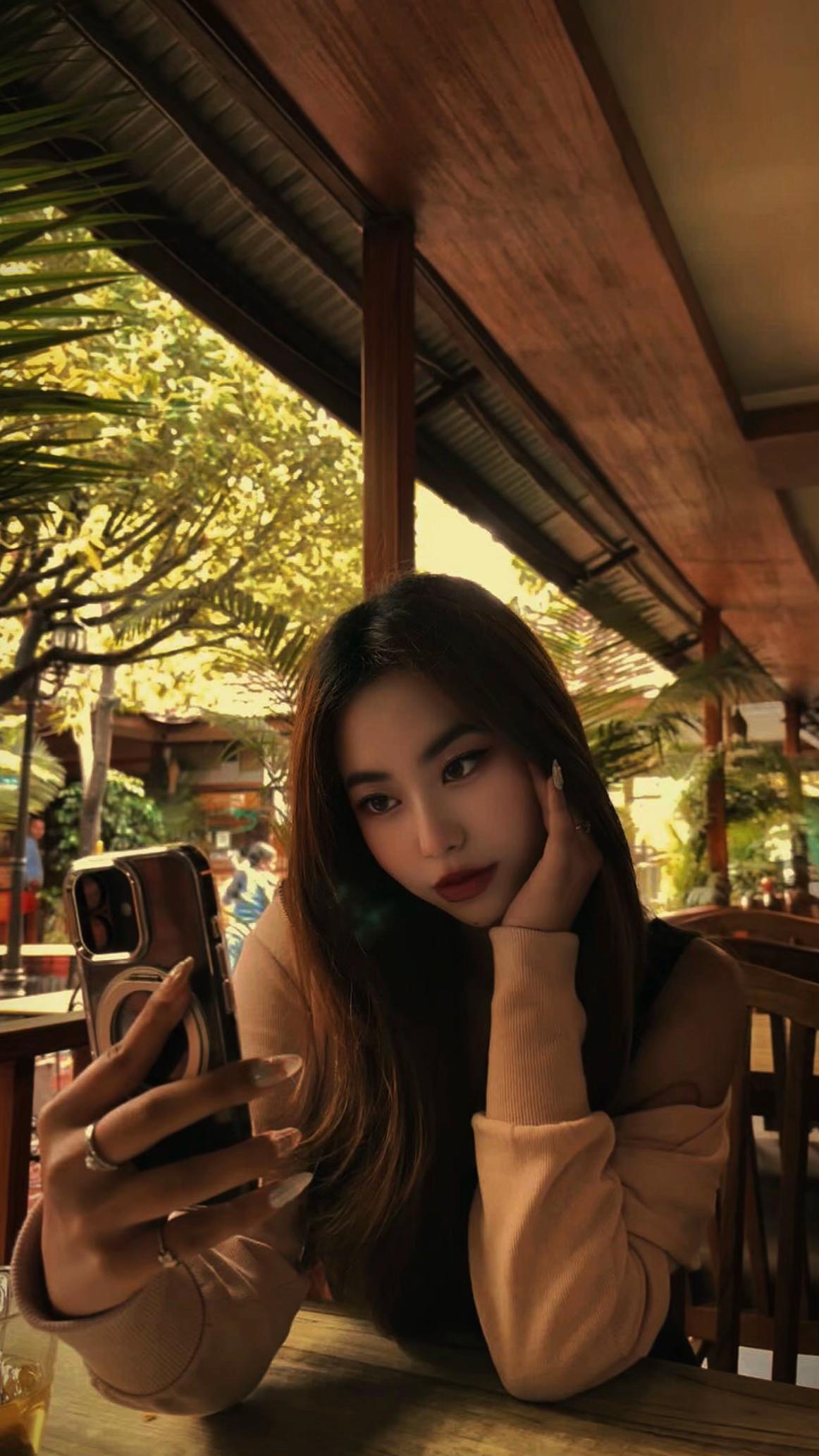 @lizaa
