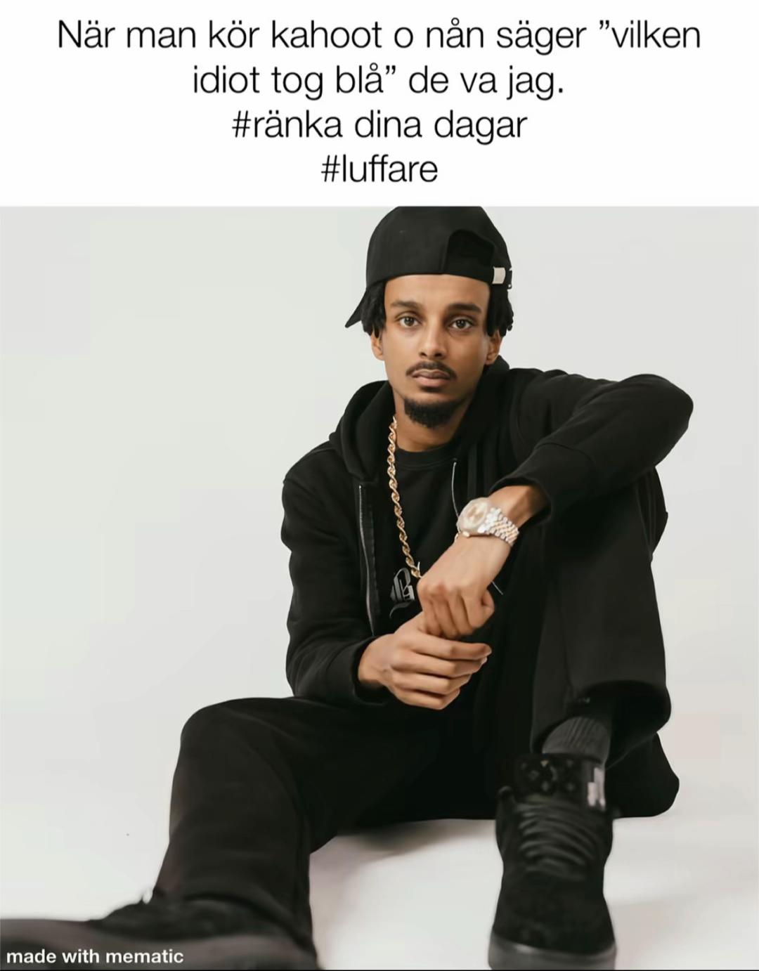@✌️