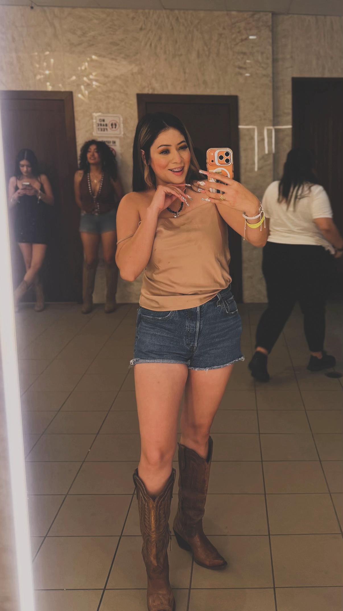 @Mona Torres♥️