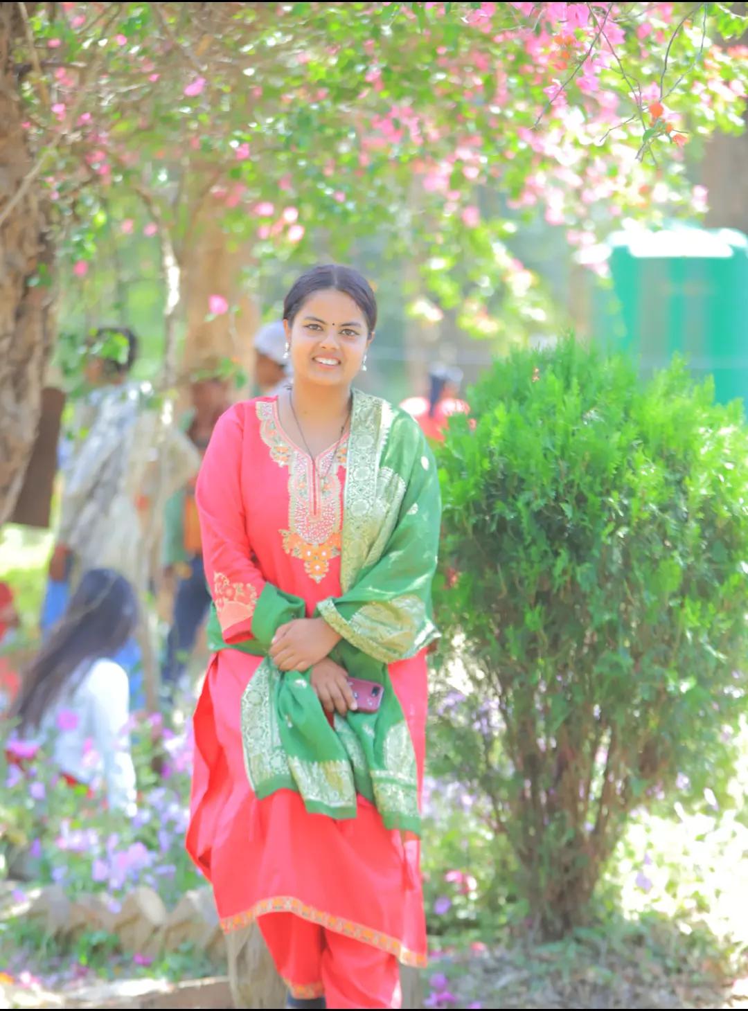 @Dallu.🦚🌸