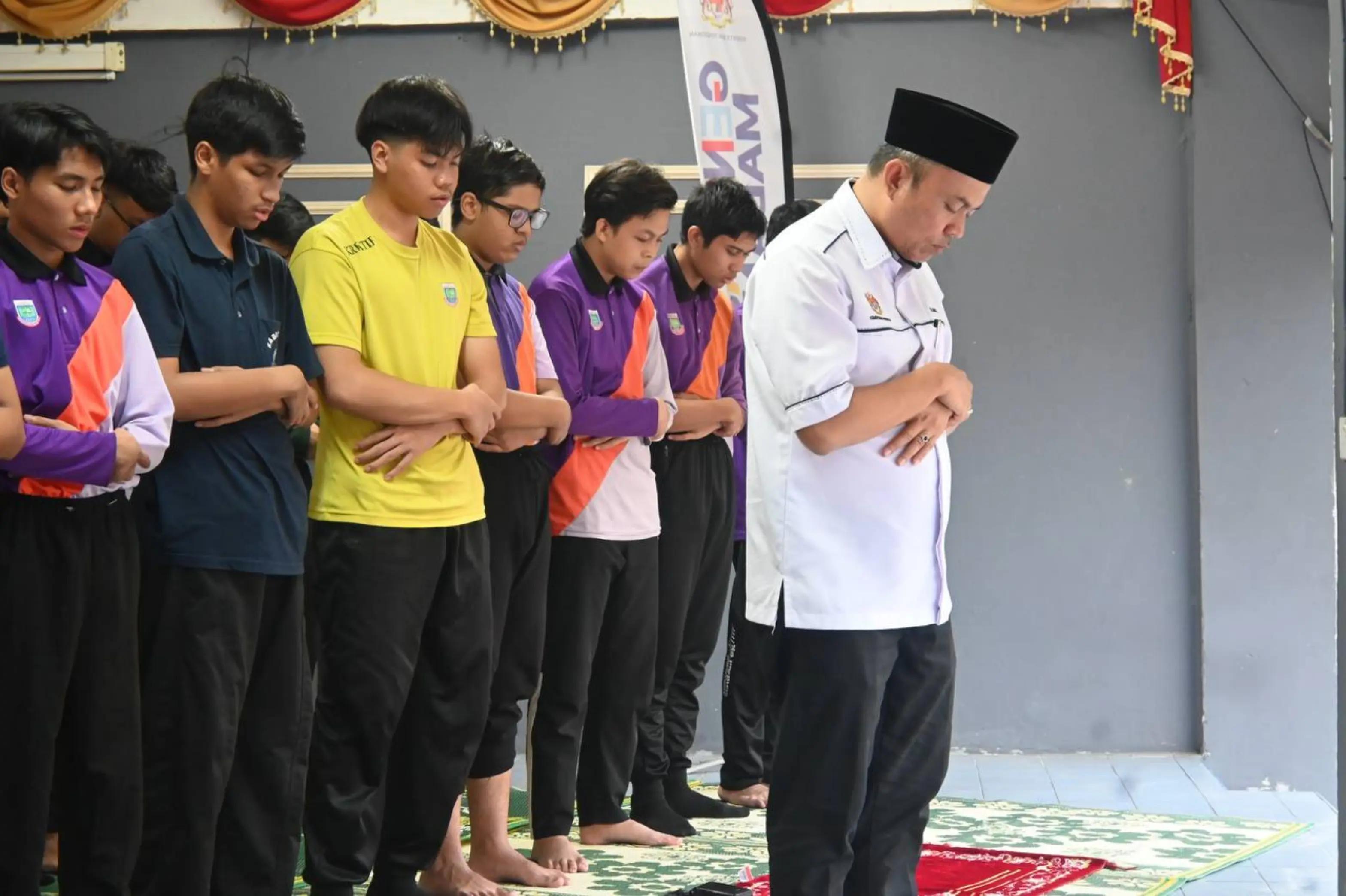 @Dr. Ahmad Kamal bin Ariffin