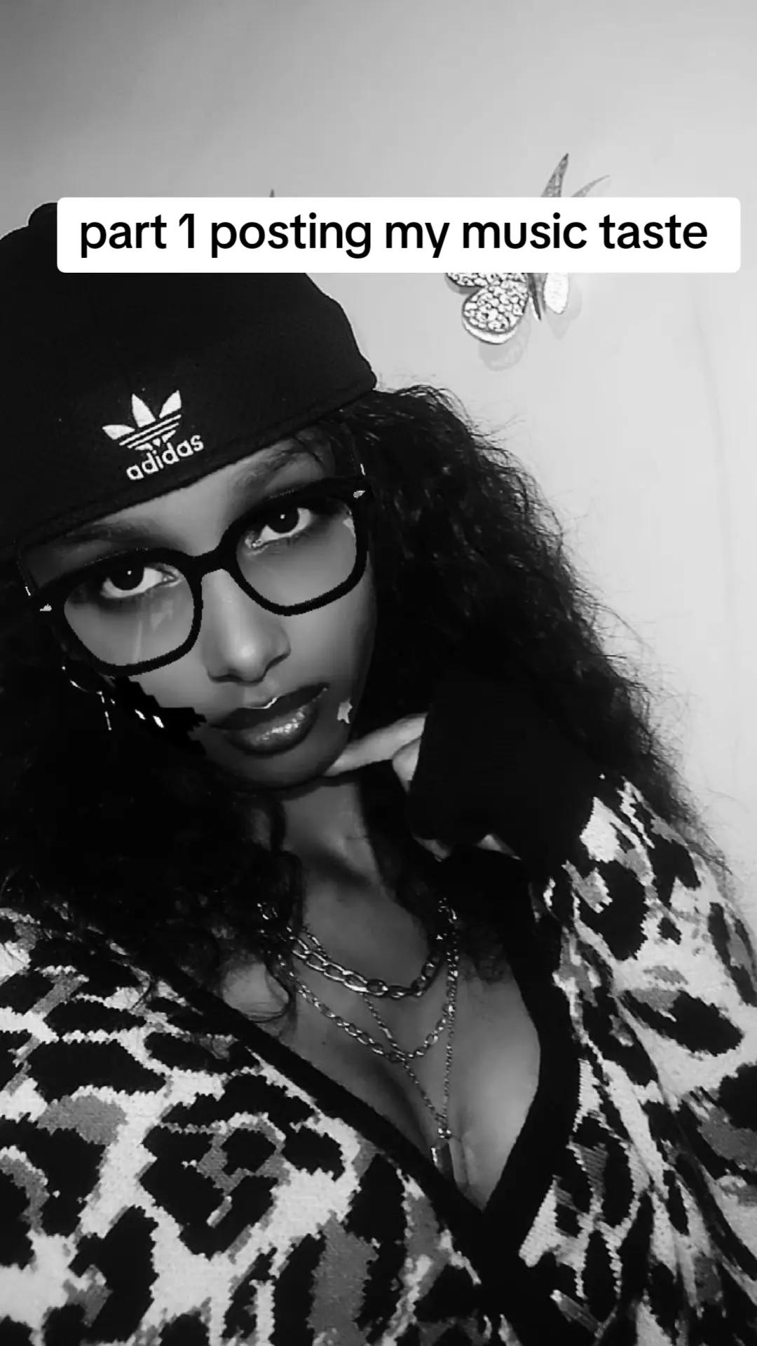 @model Lucky 𖣂