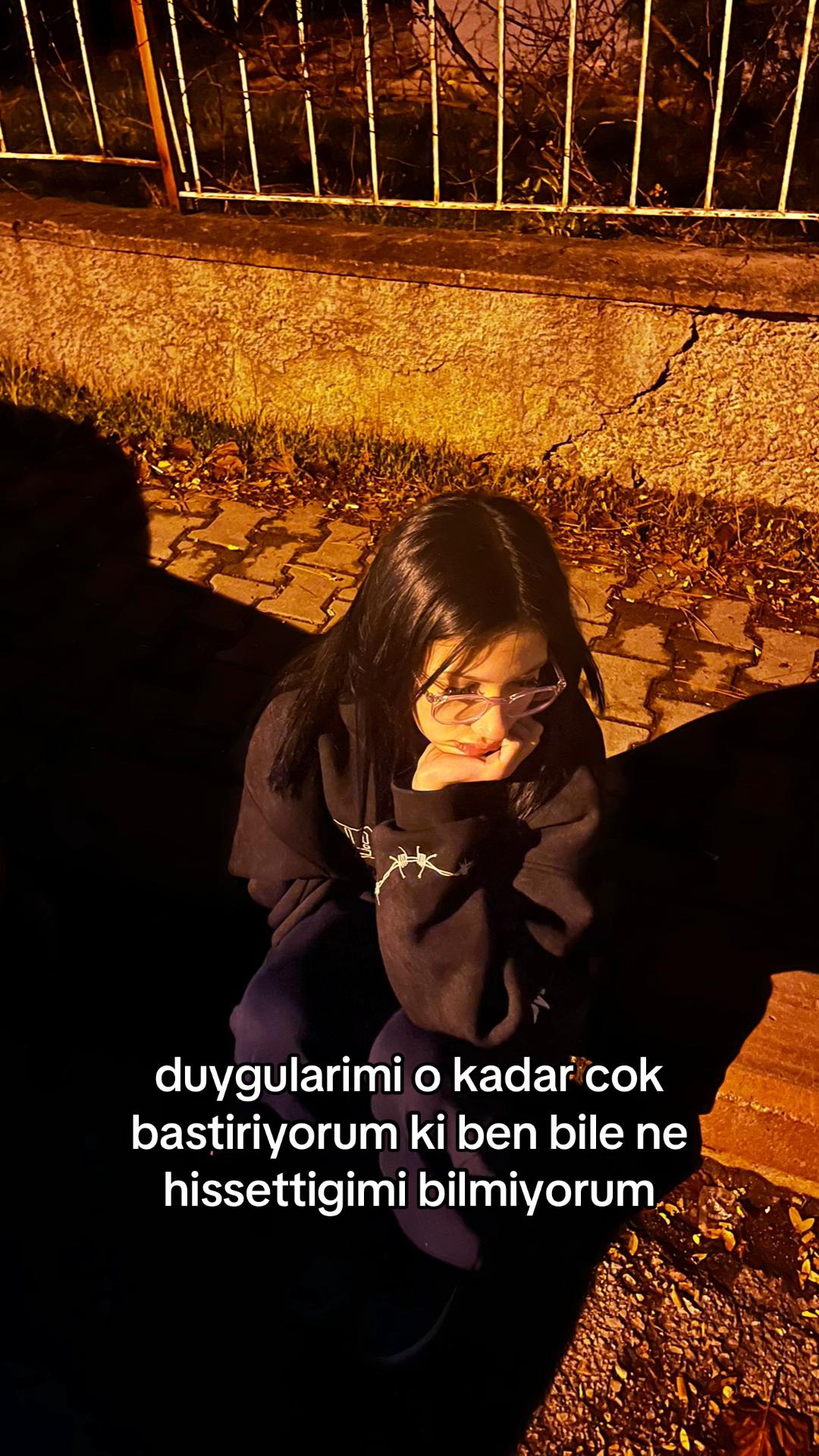 @🦊