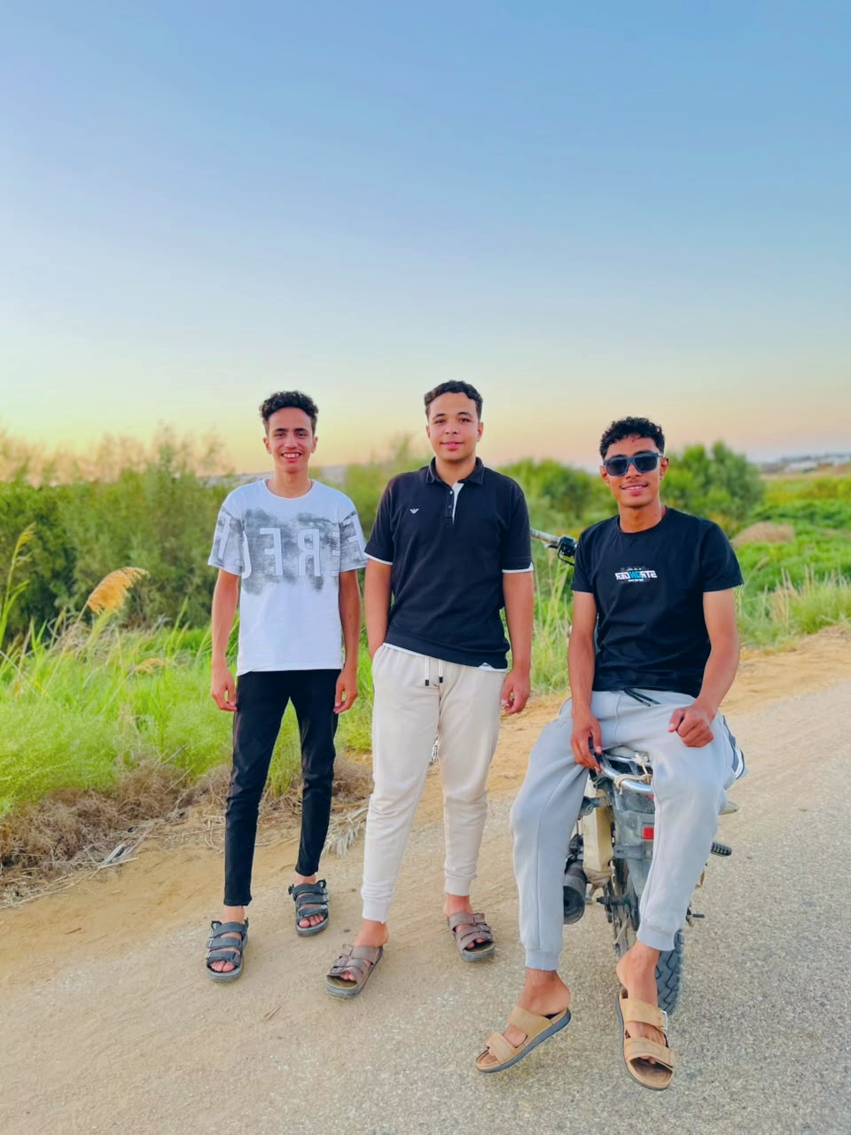 @.♡𝙀𝙡 𝙕𝙊𝙊𝙕🦅🖤☽︎ زَيّـآدُ