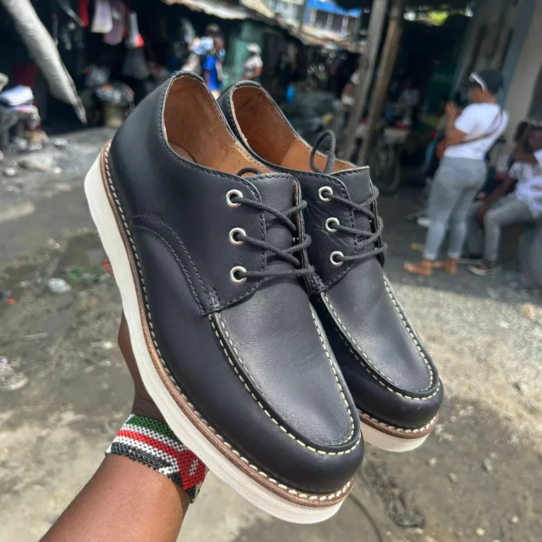 @jarulygotsneakers