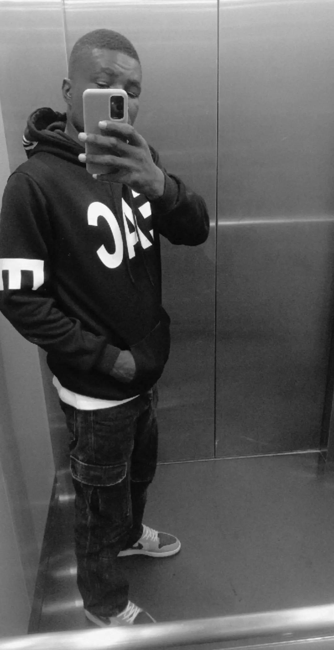 @kilola