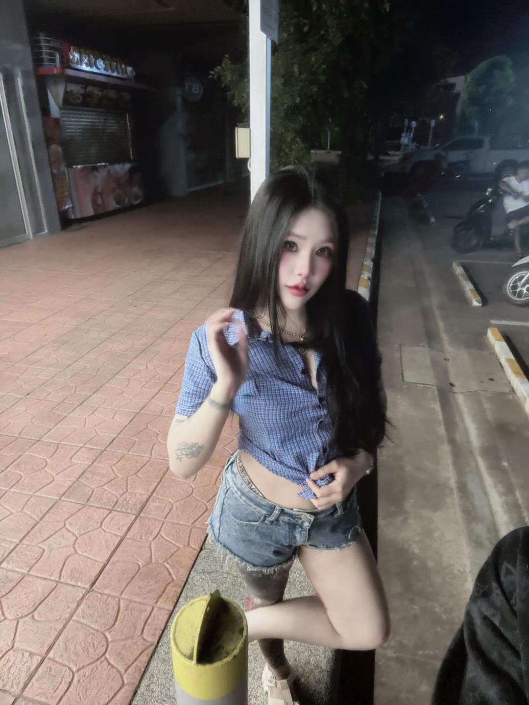 @เฟิร์สลี่ นี้ล่ะ