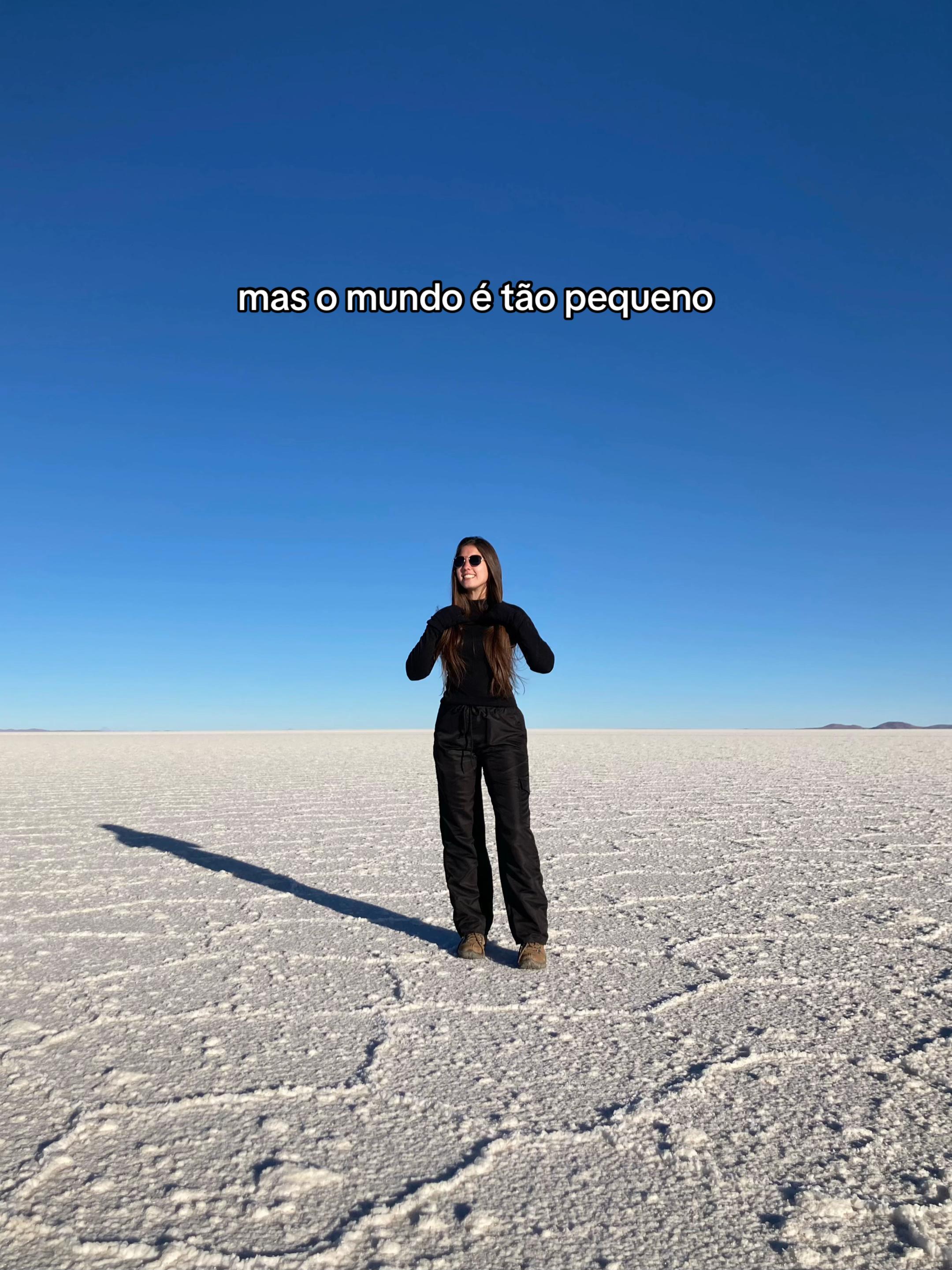 @laís