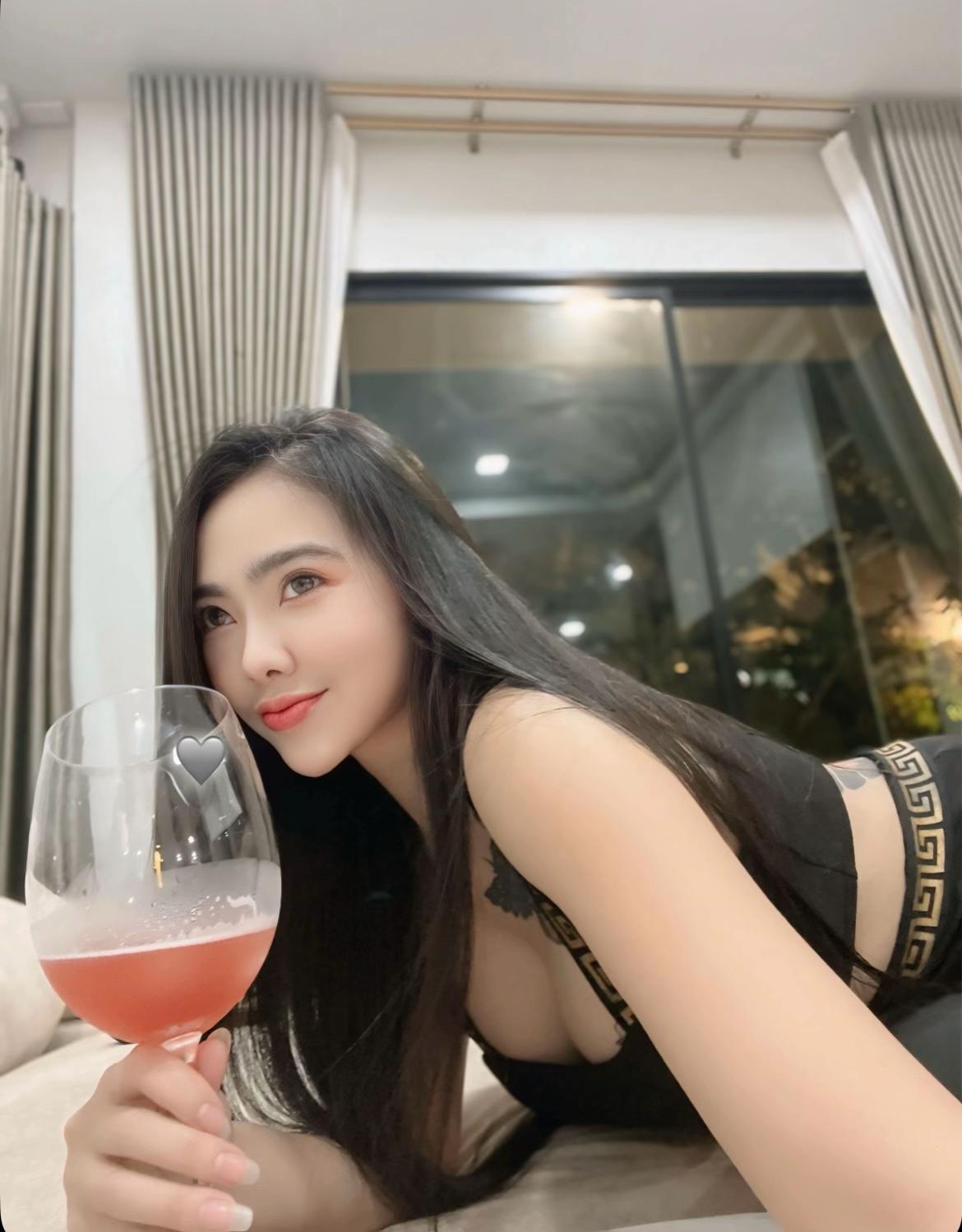 @Praewwee