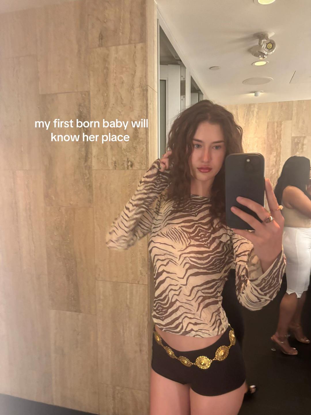 @dizzybarbie