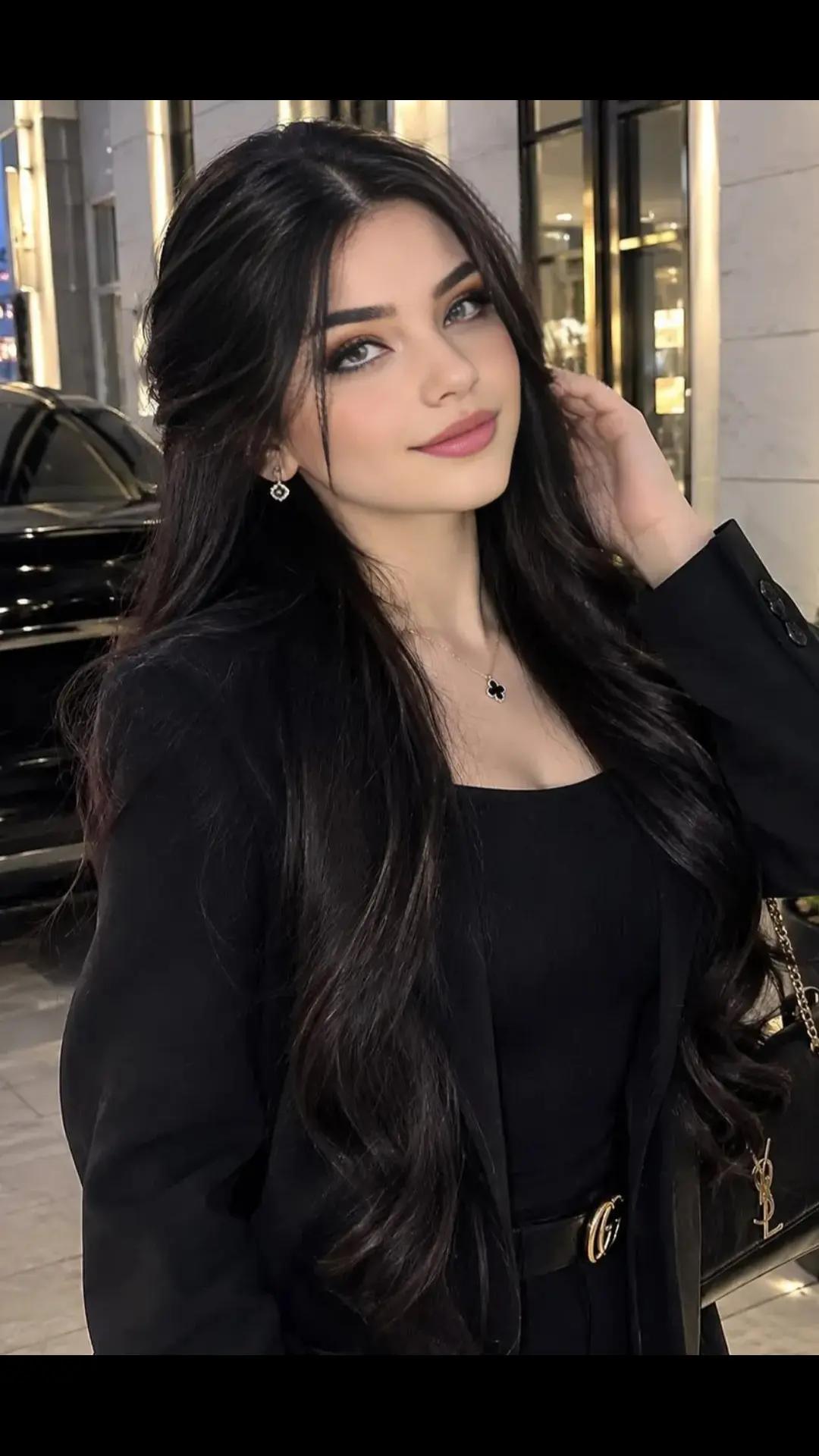 @Leyla Elizabeth Carbonero