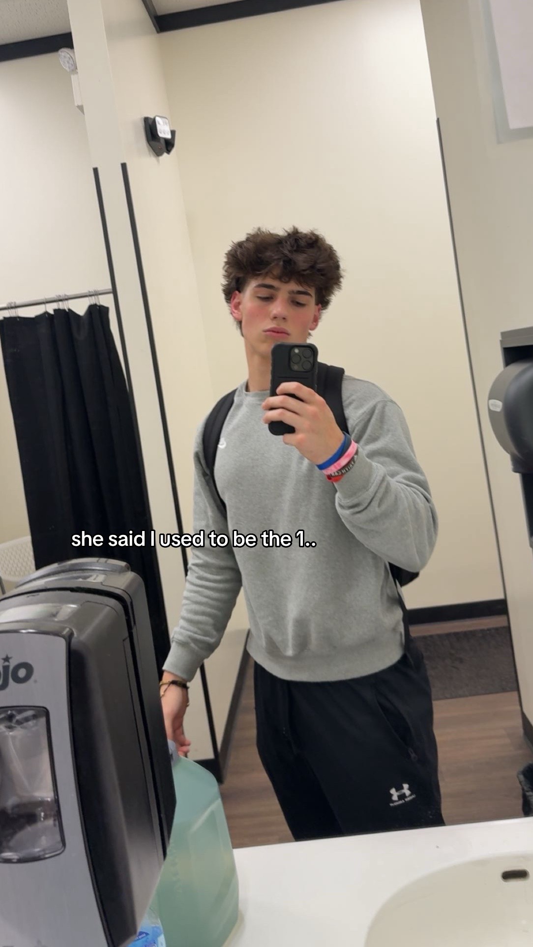 @AJ 🪿