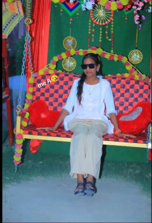 @Queen 👑 Aaradhana 💝
