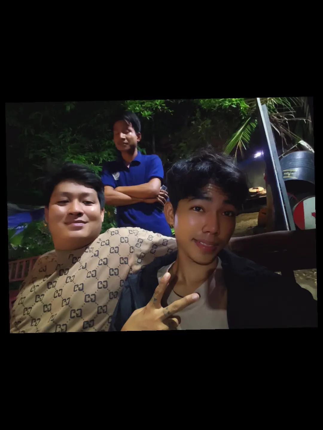 @U La Min Ko Ko🌝ရေစကြိုသားလေး