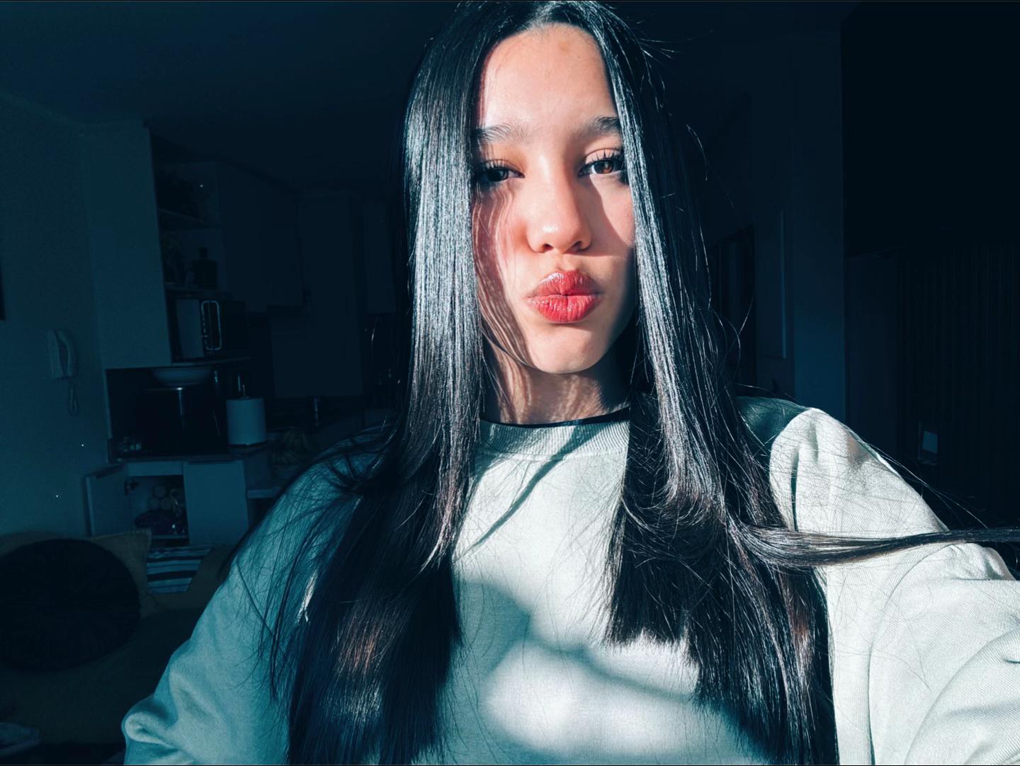 @🫣