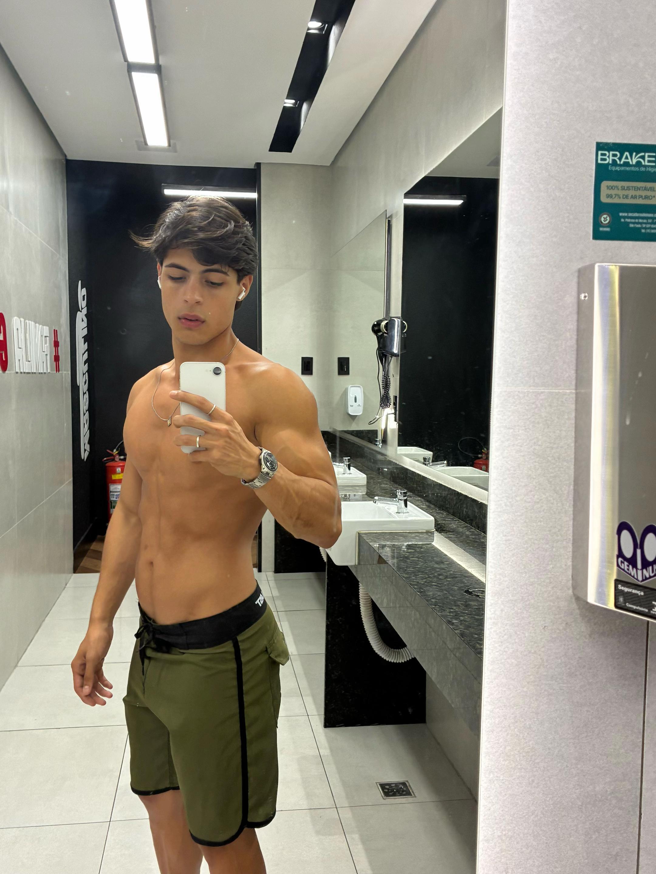 @leozinho🧞♂️