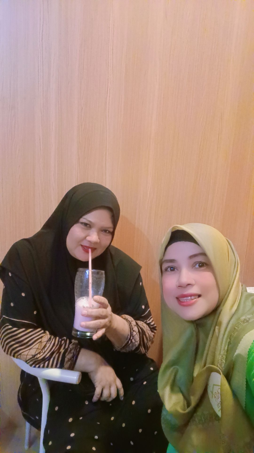 @Mom Ghani