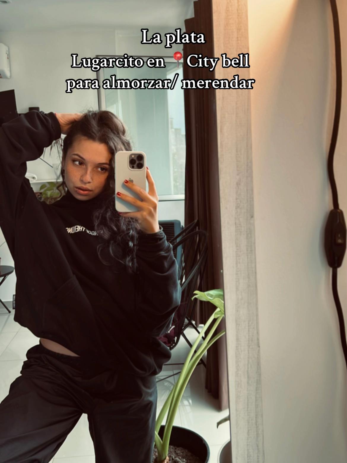 @Vickyschhh