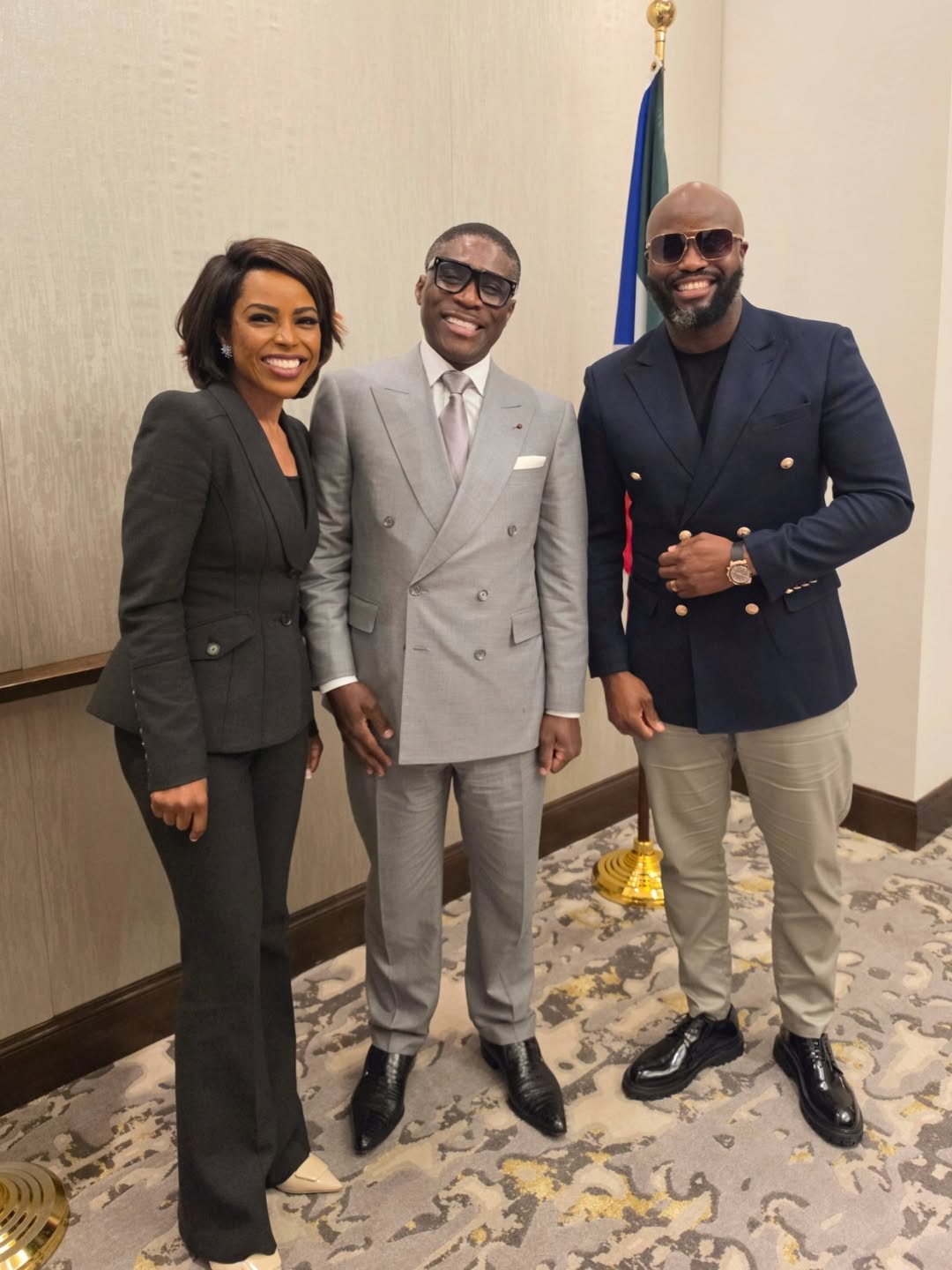 @🇨🇩🇿🇦🇻🇳🇫🇷🇨🇦