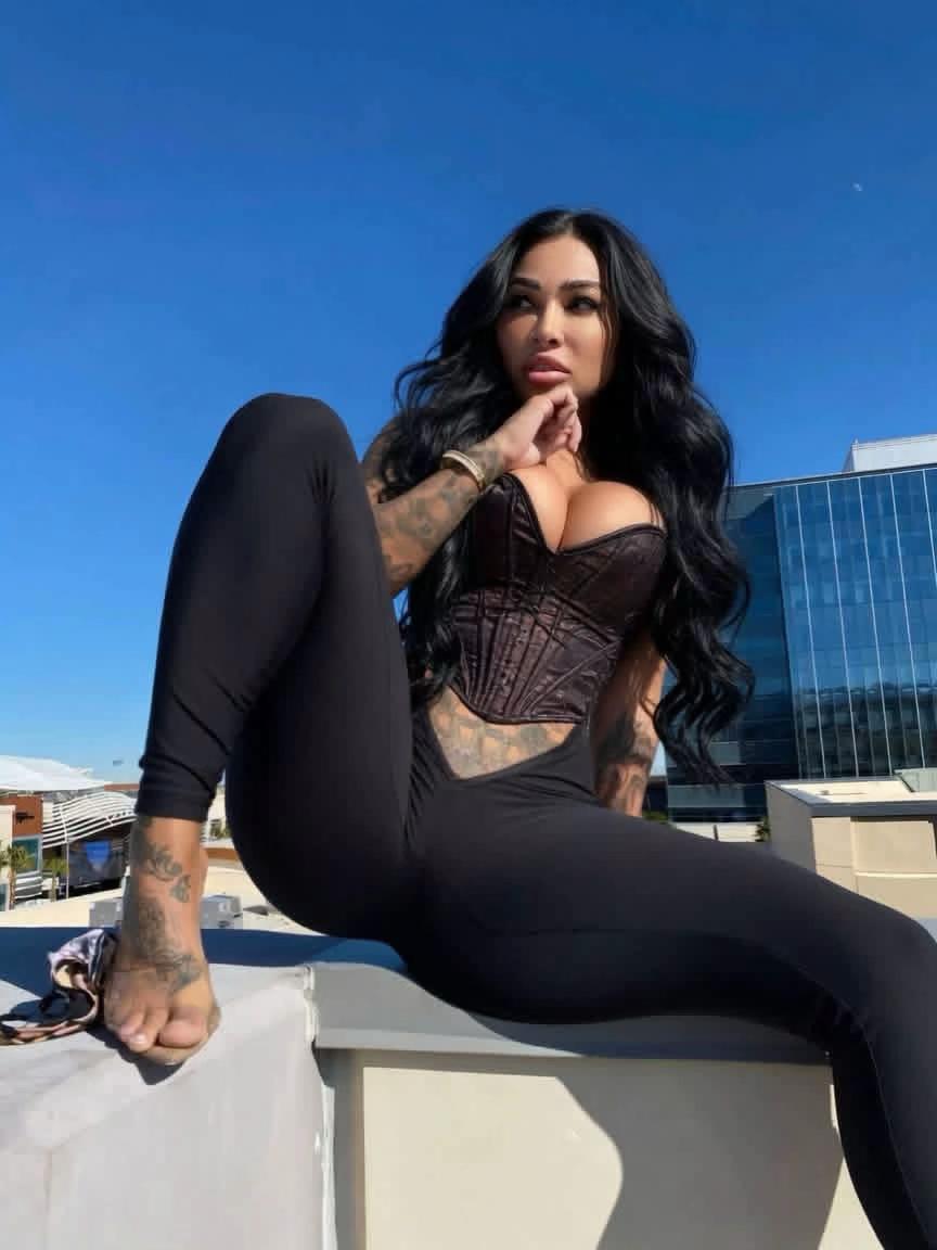 @Brittanya Razavi🏝️