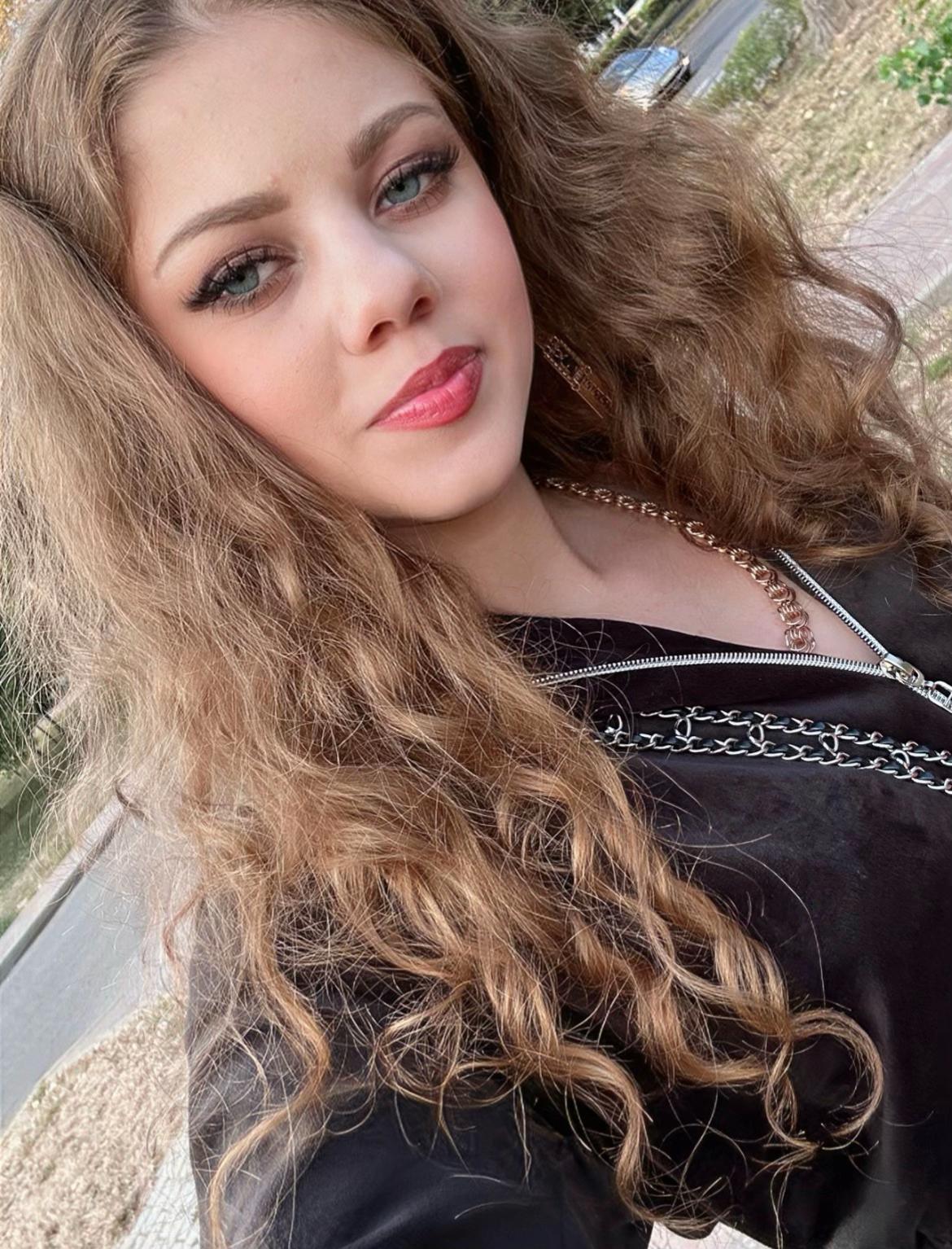 @𝒦𝓇𝒾𝓈𝓉𝒾𝓃𝒶