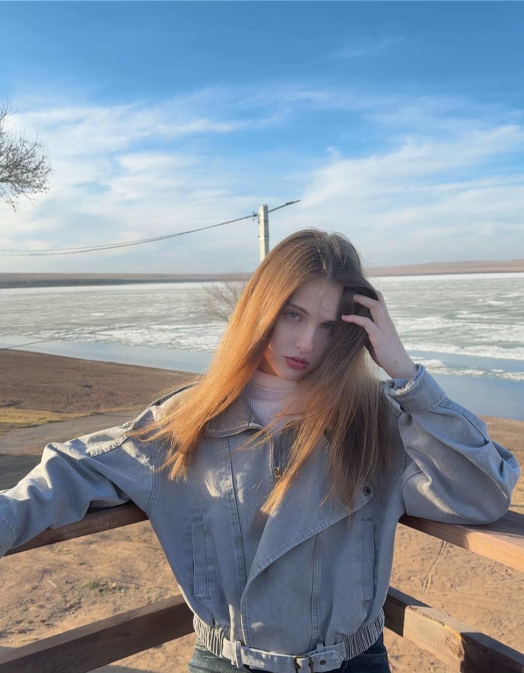 @🧚🏻&zwj;♀️