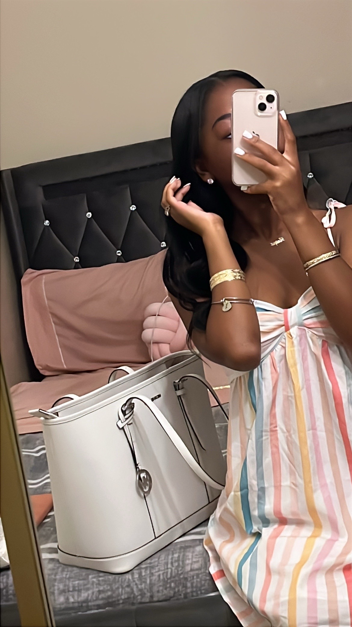 @aniyaedrienna