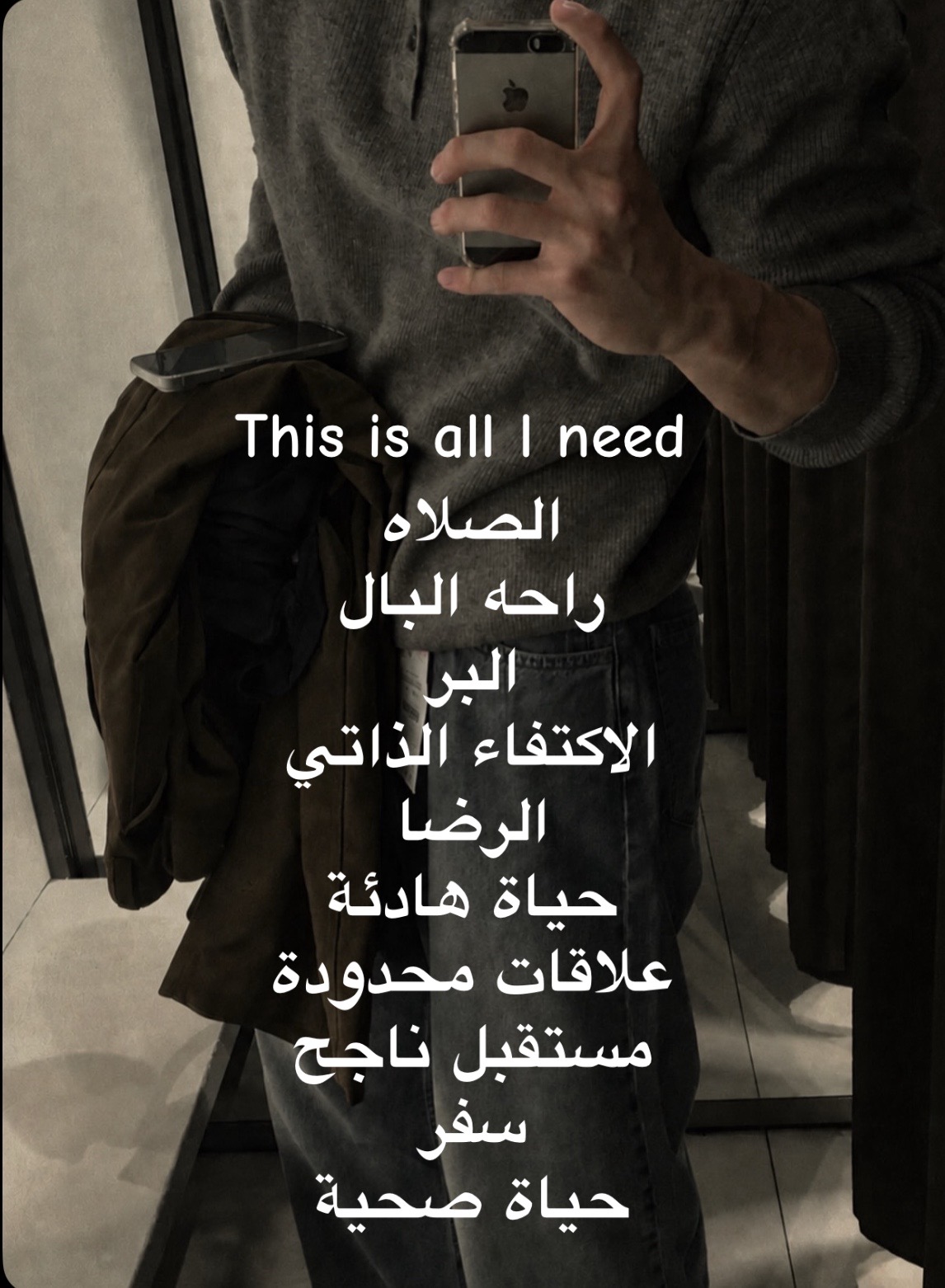 @•