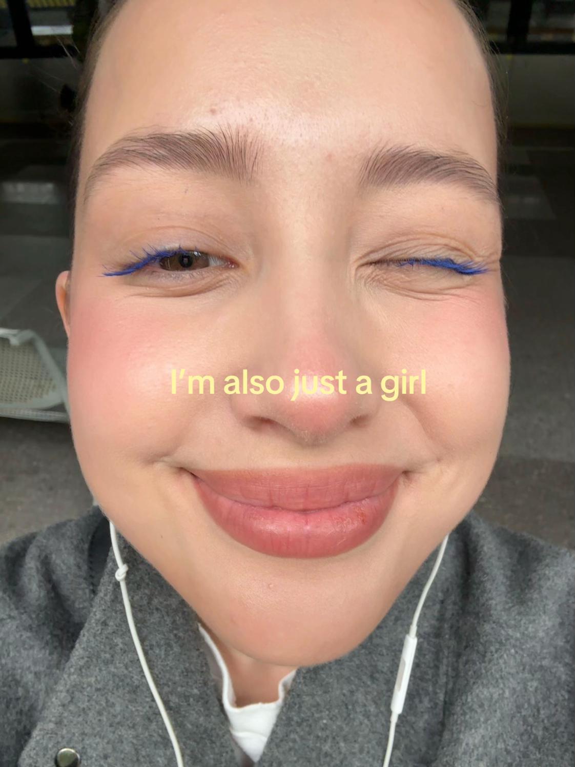 @elliinna_
