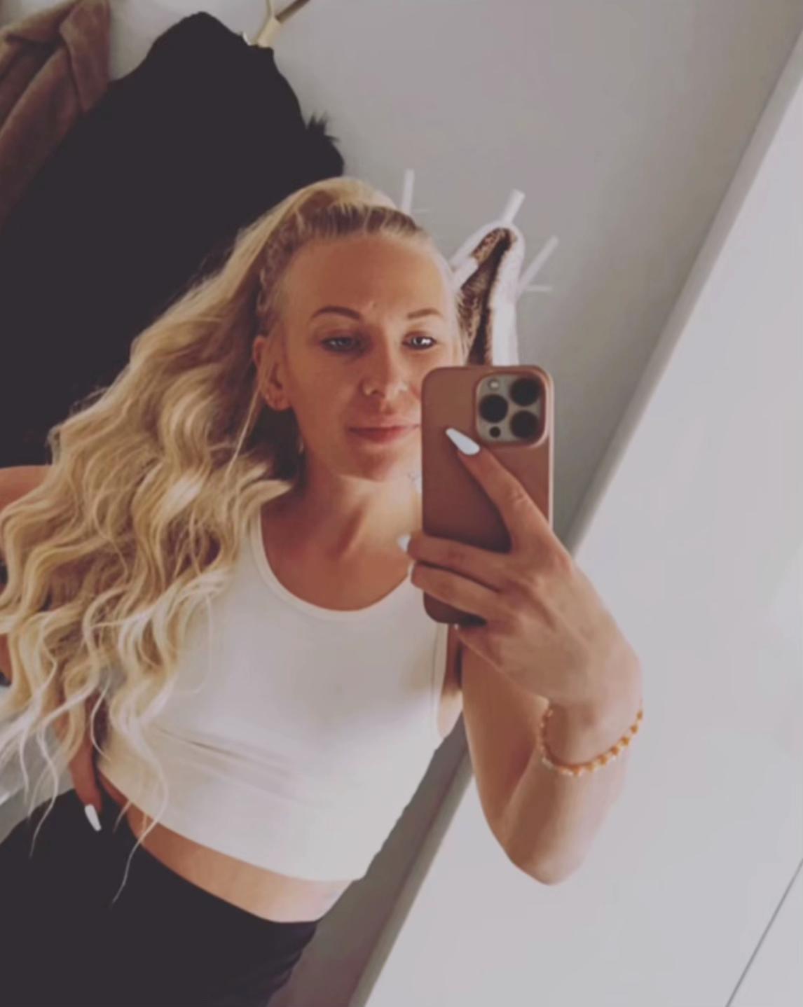 @Elenaemma