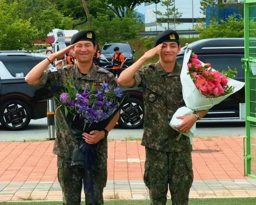 @โก๏ธ๐๐.๐๐ฆ๐ข๐ซ๐โก๏ธ