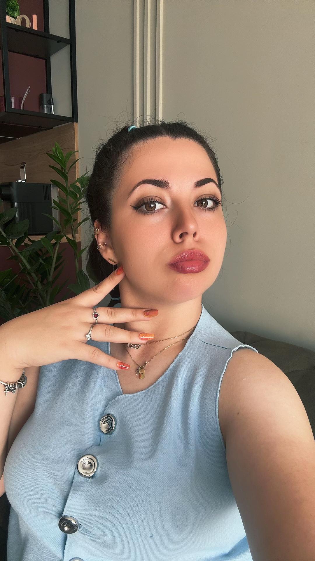 @✨ℂ𝕠𝕣𝕚𝕟𝕒-𝕄𝕚𝕙𝕒𝕖𝕝𝕒✨