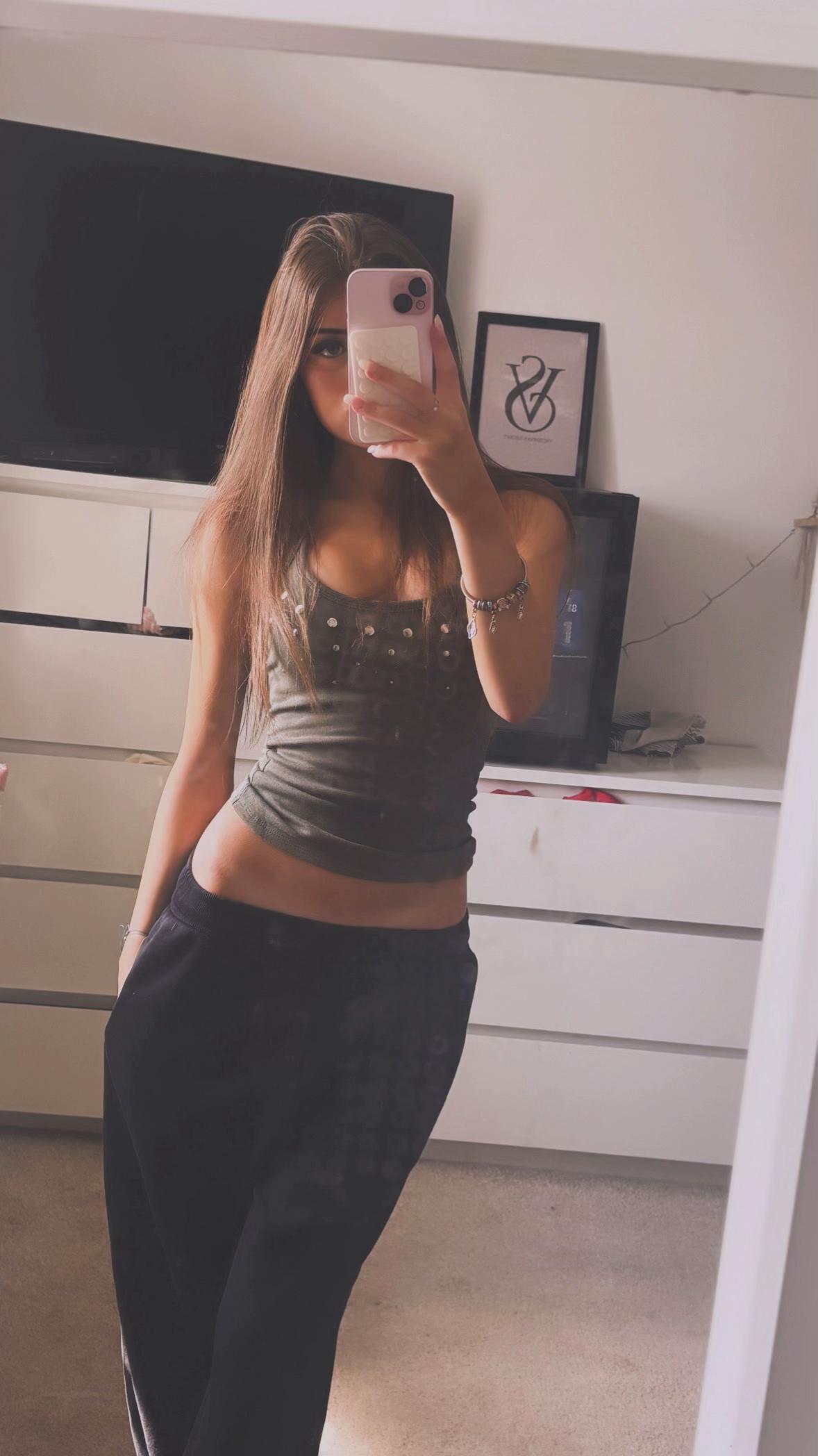@𝚊𝚟𝚊𝚏𝚒𝚎𝚕𝚍𝚜𝚍𝚊𝚟𝚒𝚜🪽