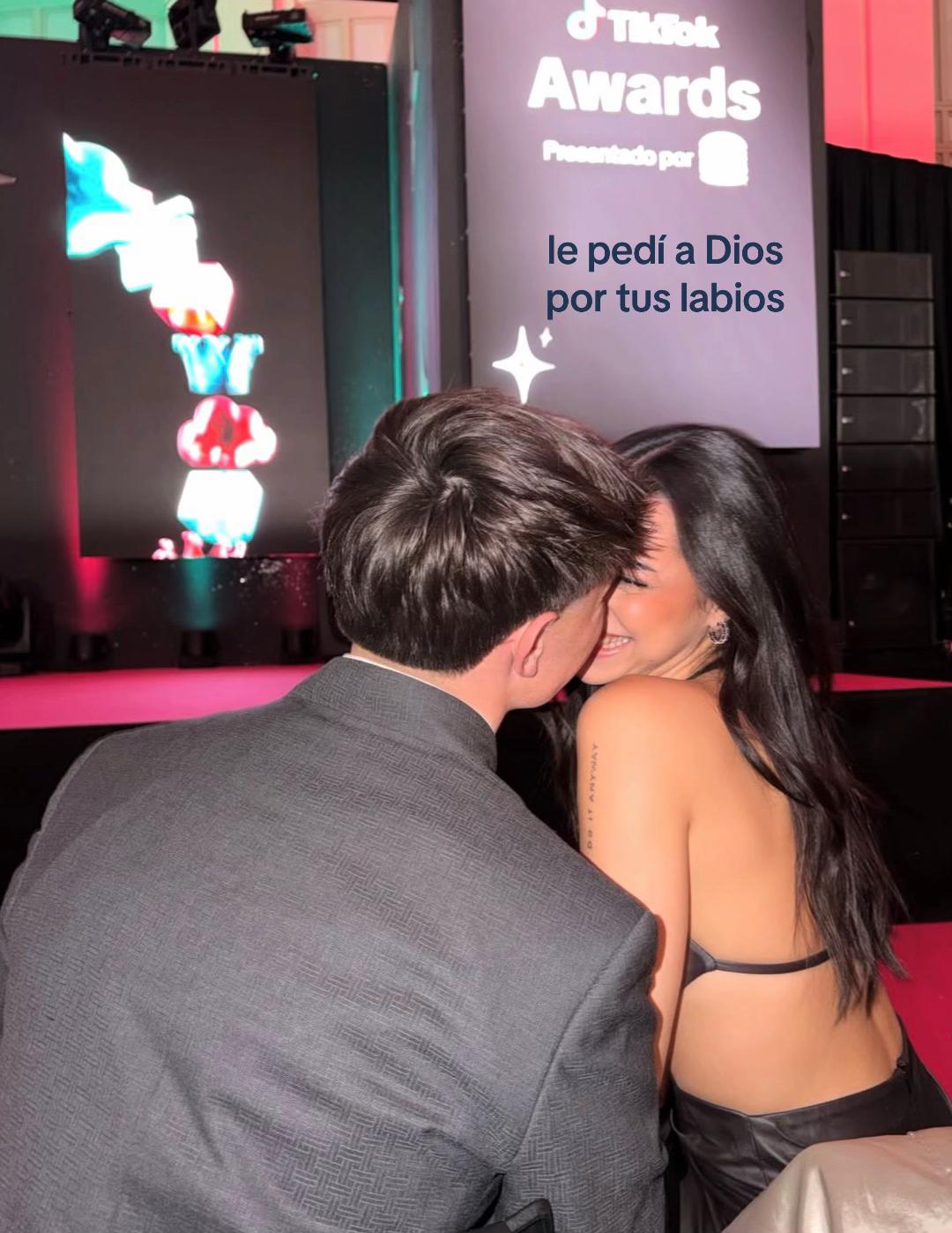 @🧏🏻&zwj;♀️