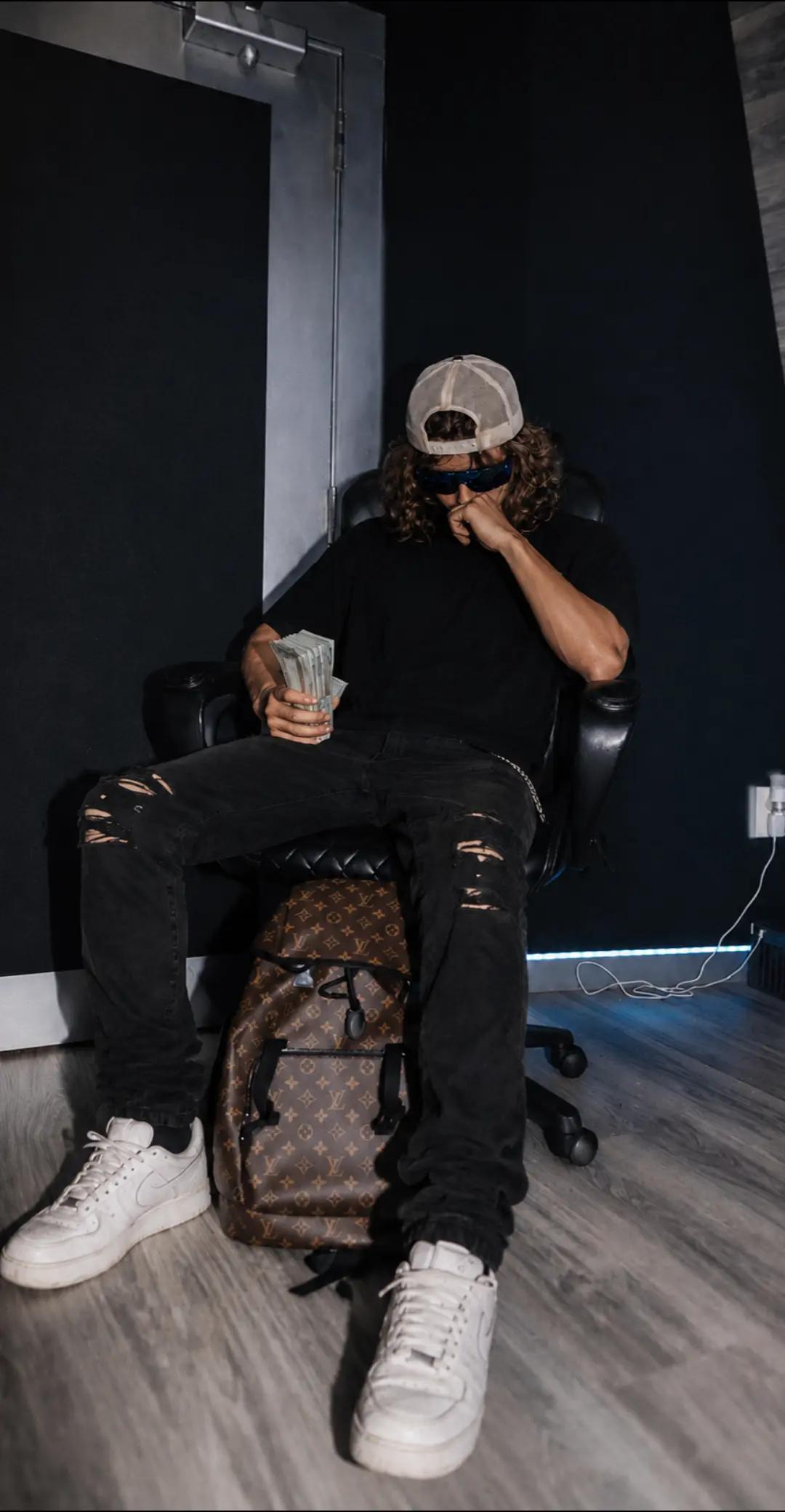 @Brian edits 9⁹9legendsneverdie