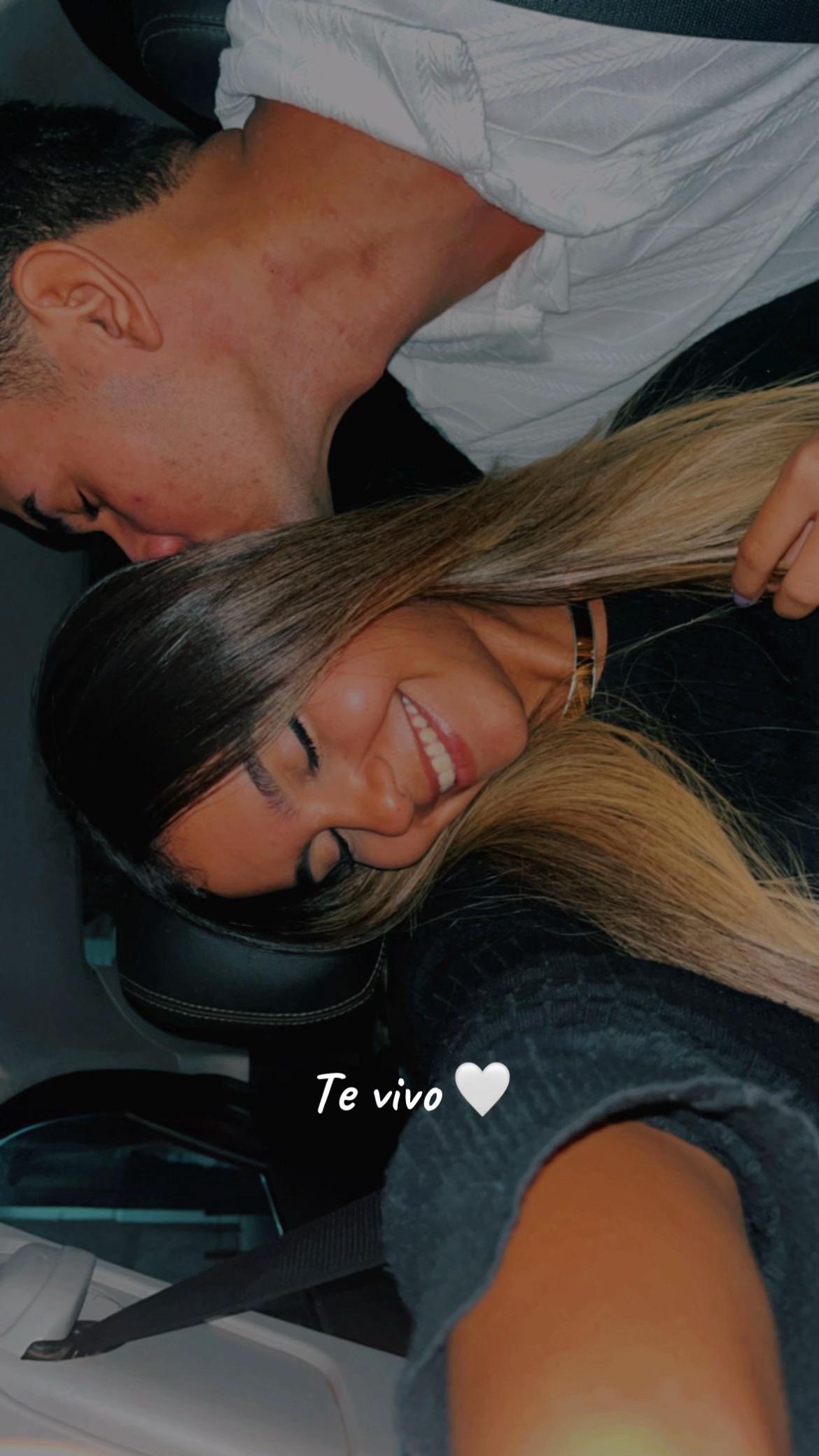 @Livia Tavares💌