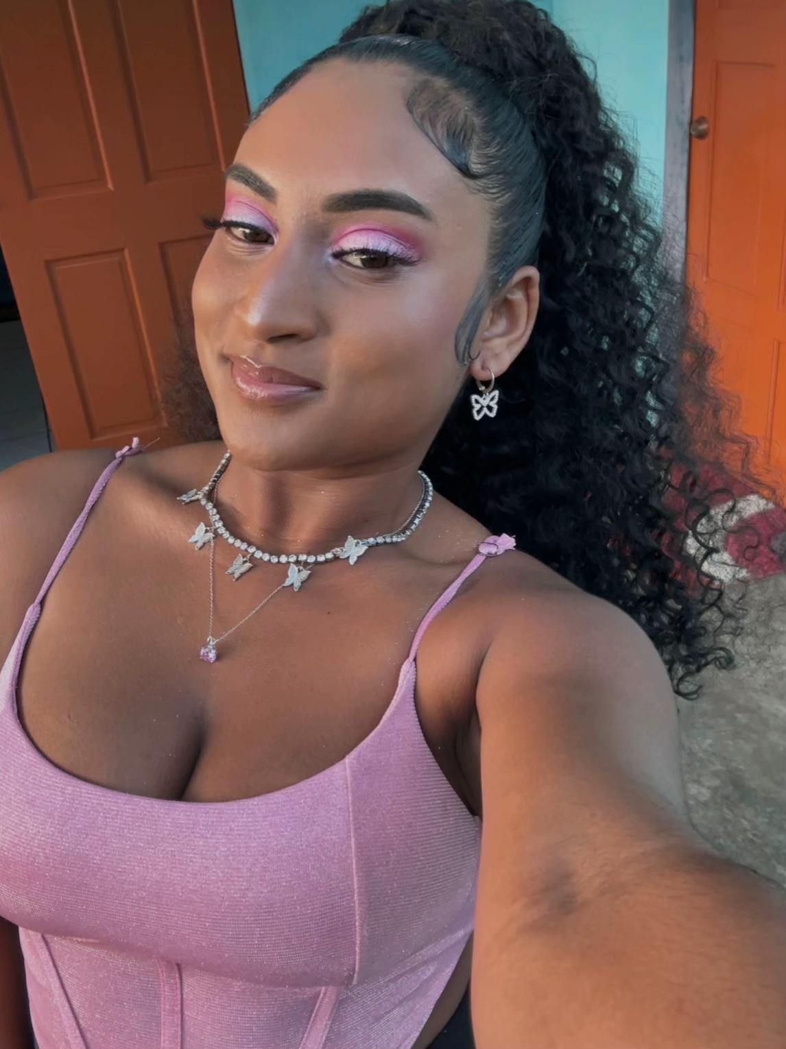 @Riri 🦋