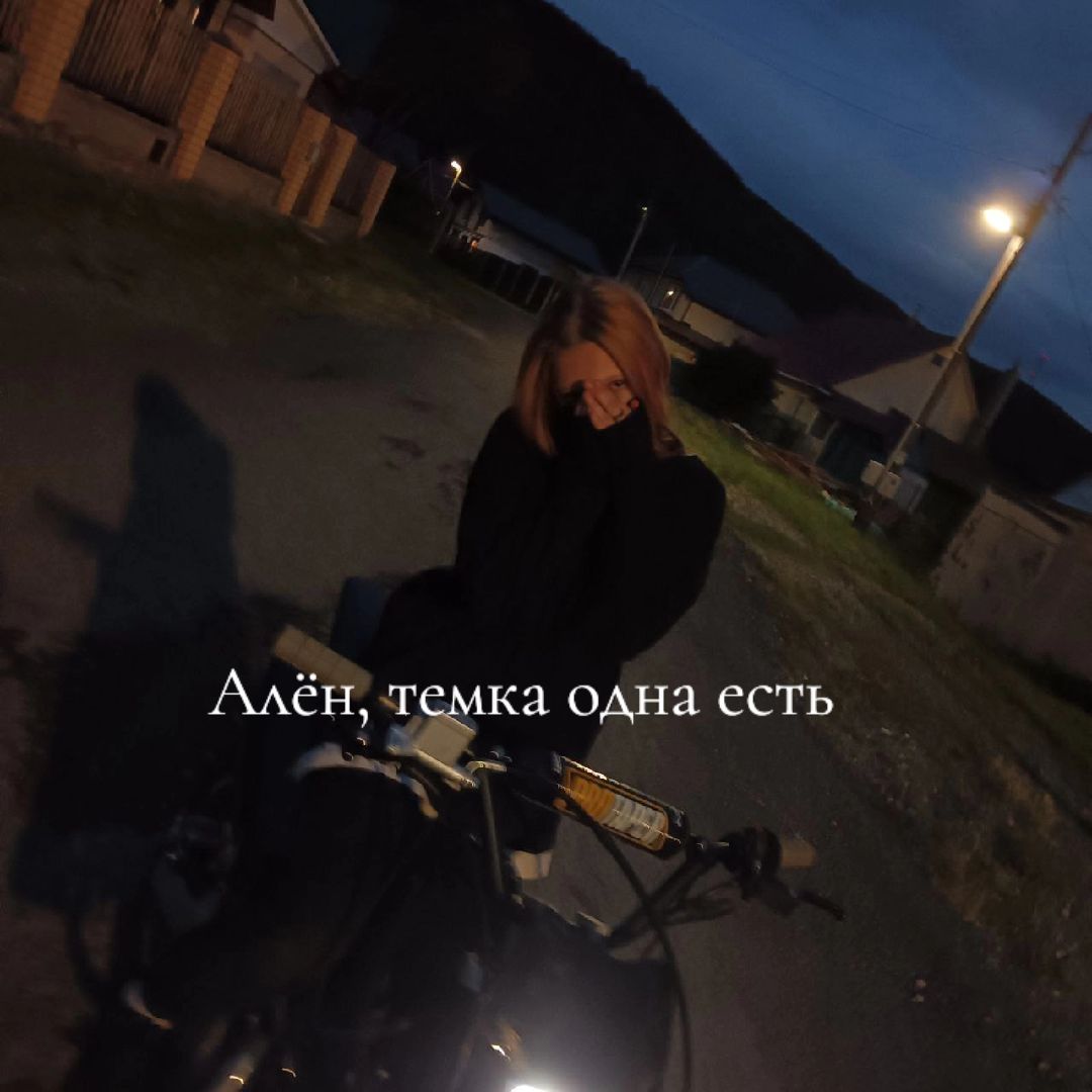 @))