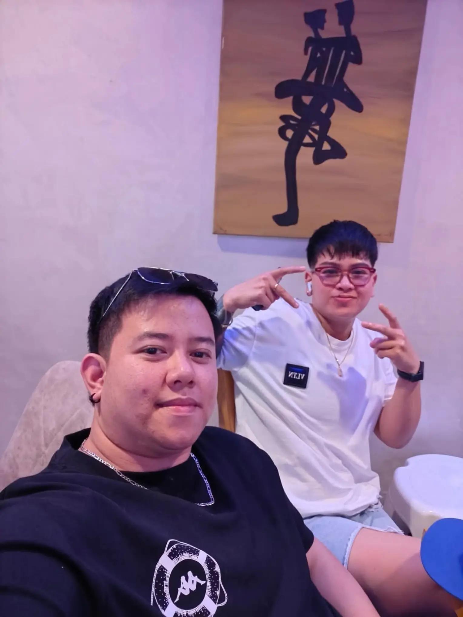 @EMJEi