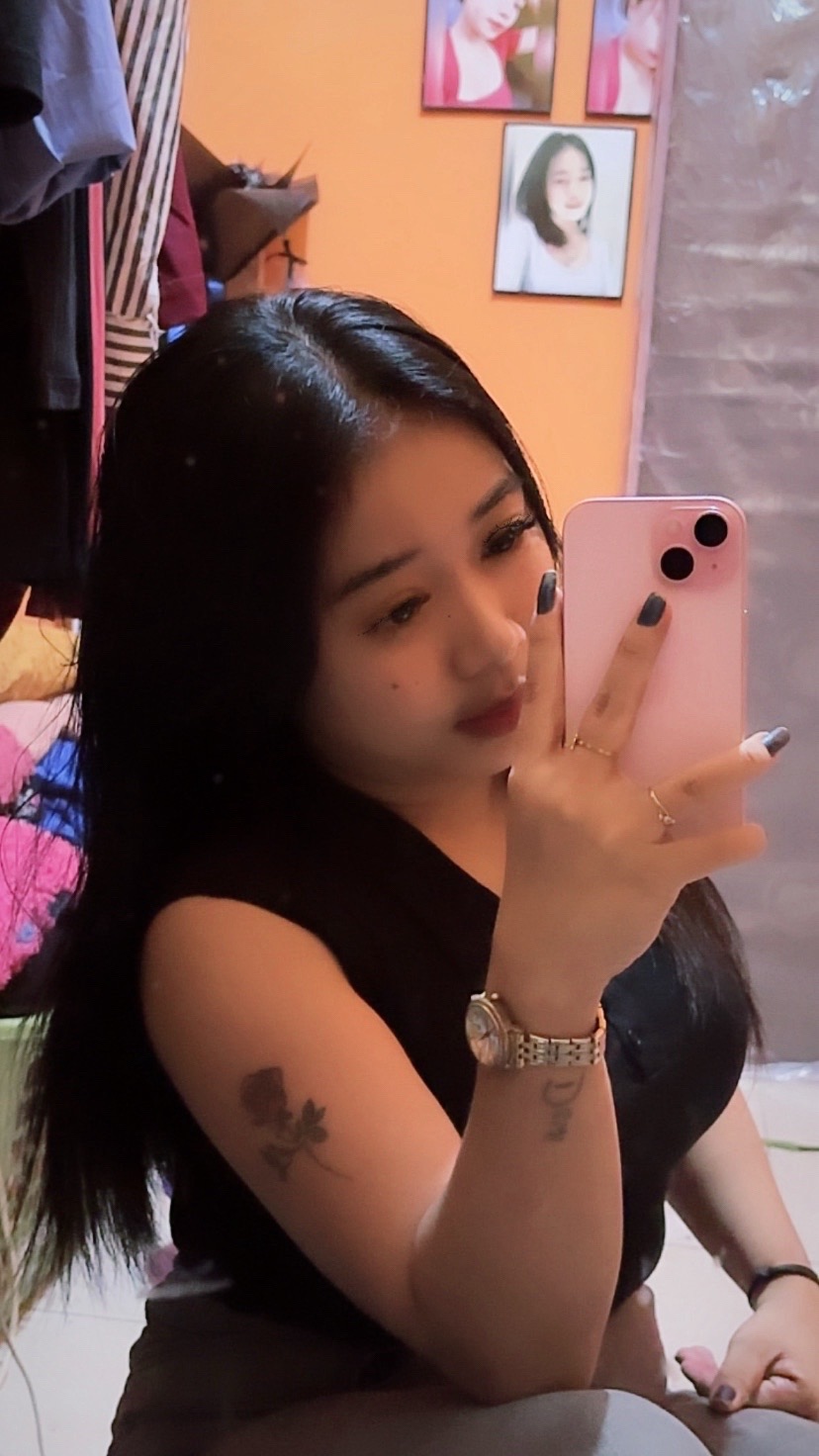 @𝓓𝓮𝔀𝓲 𝓐𝓷💋
