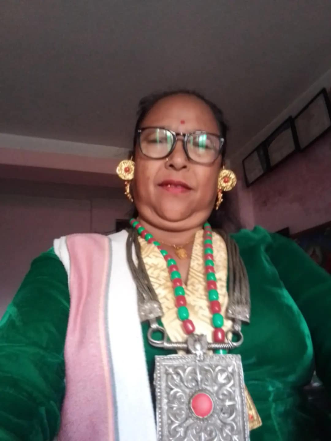@संगिता थीङ