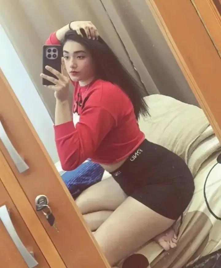@Luján Aquino