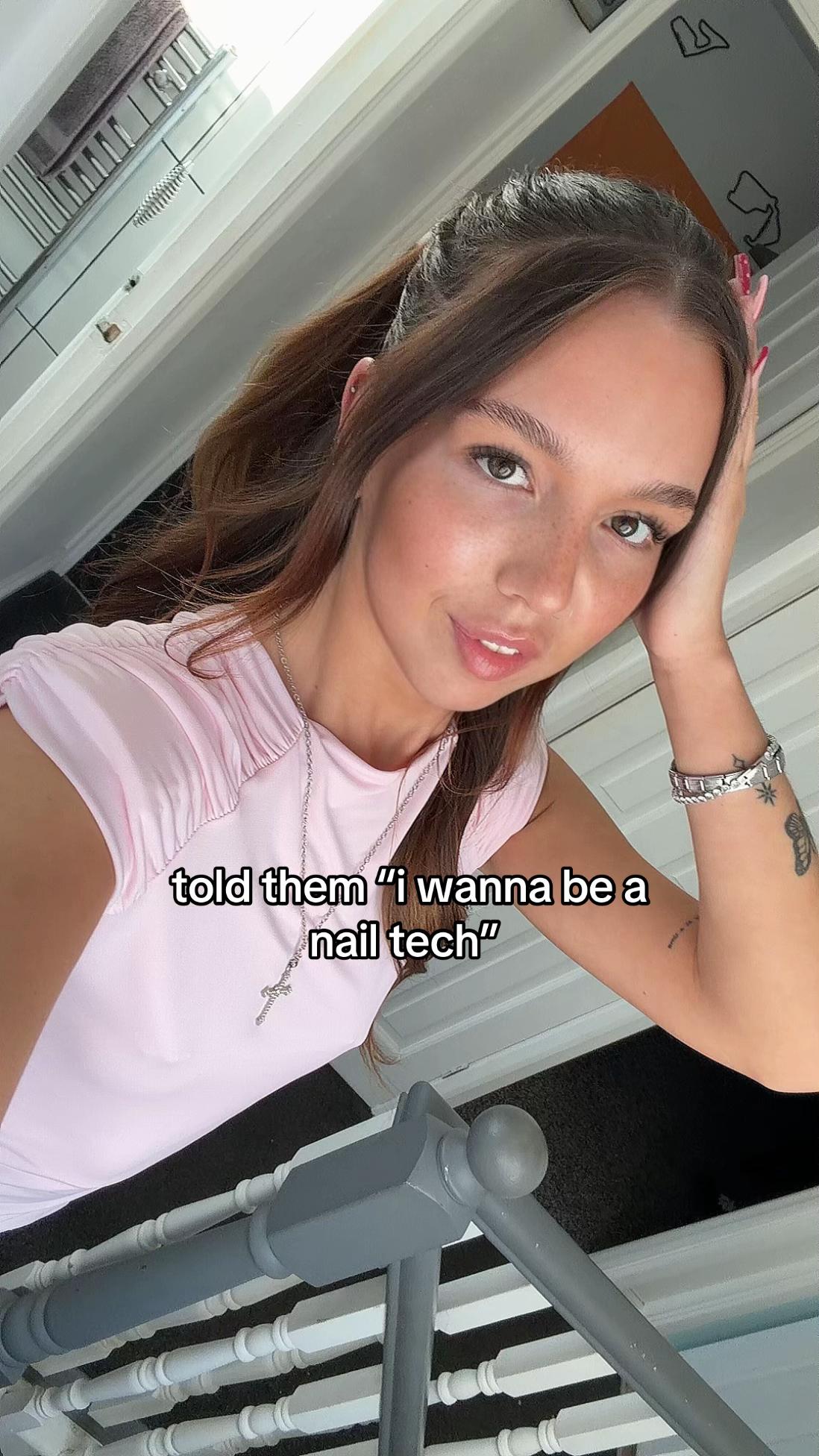 @ell🤍