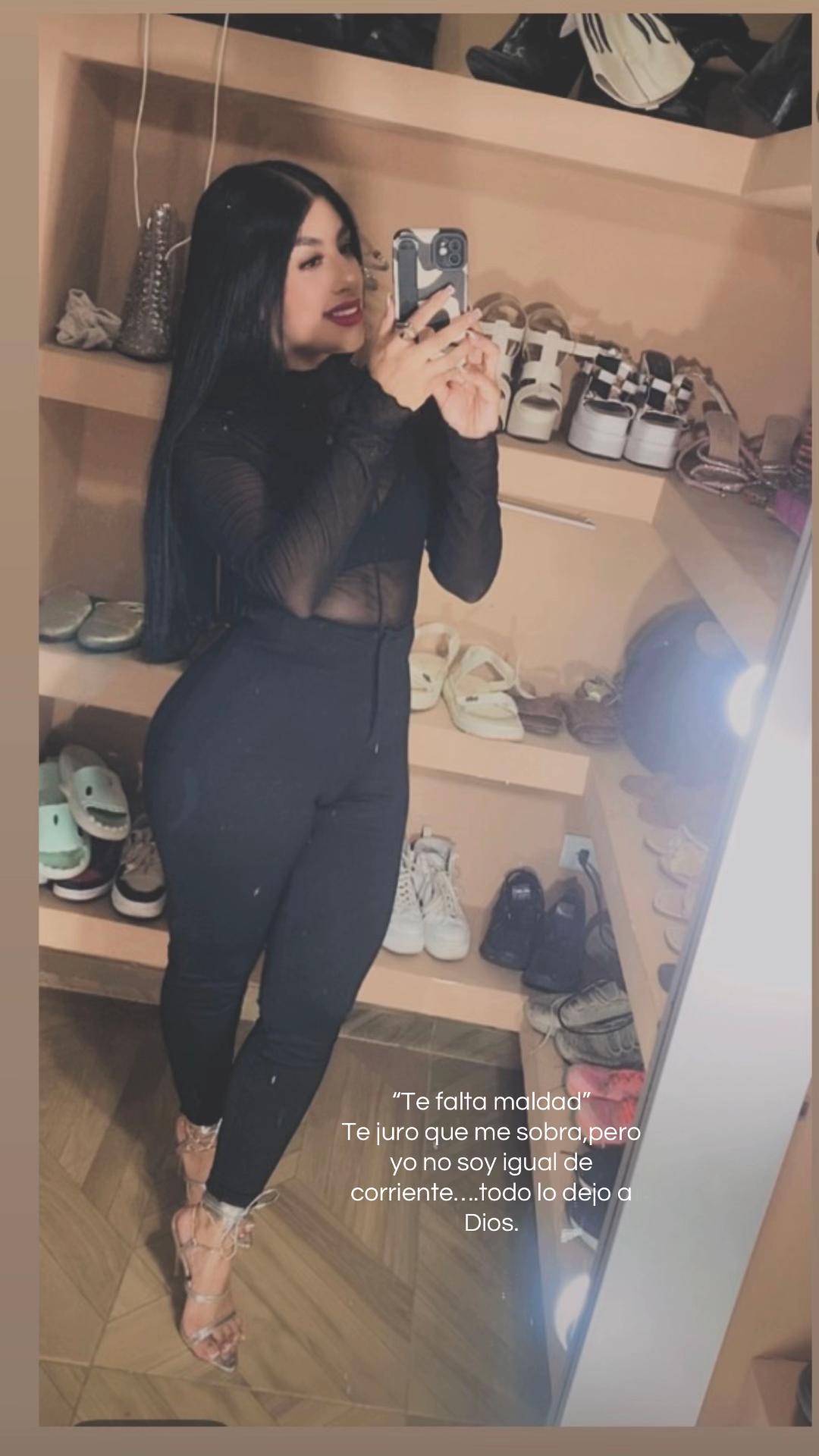 @👩🏻🎀