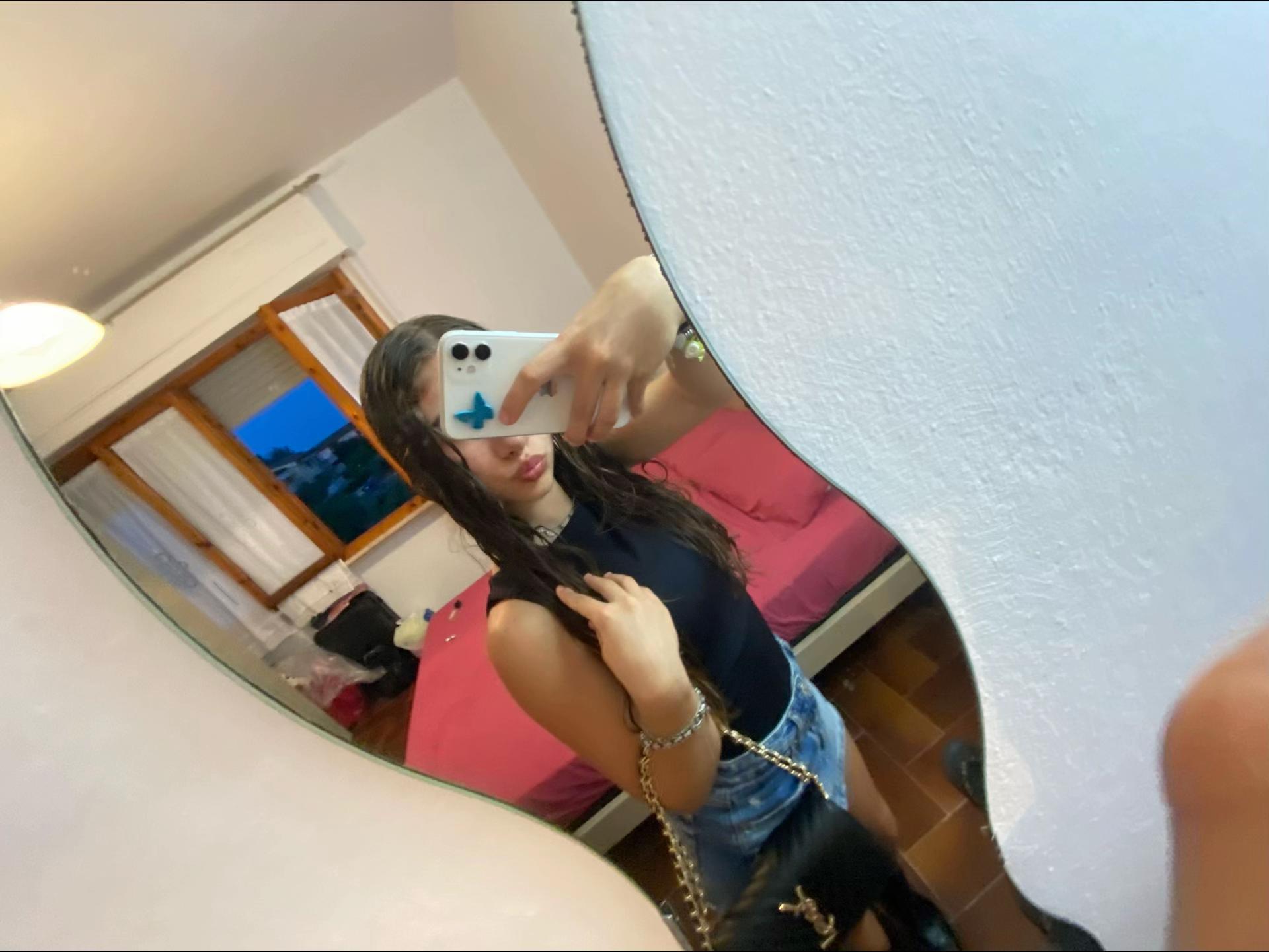 @🖤