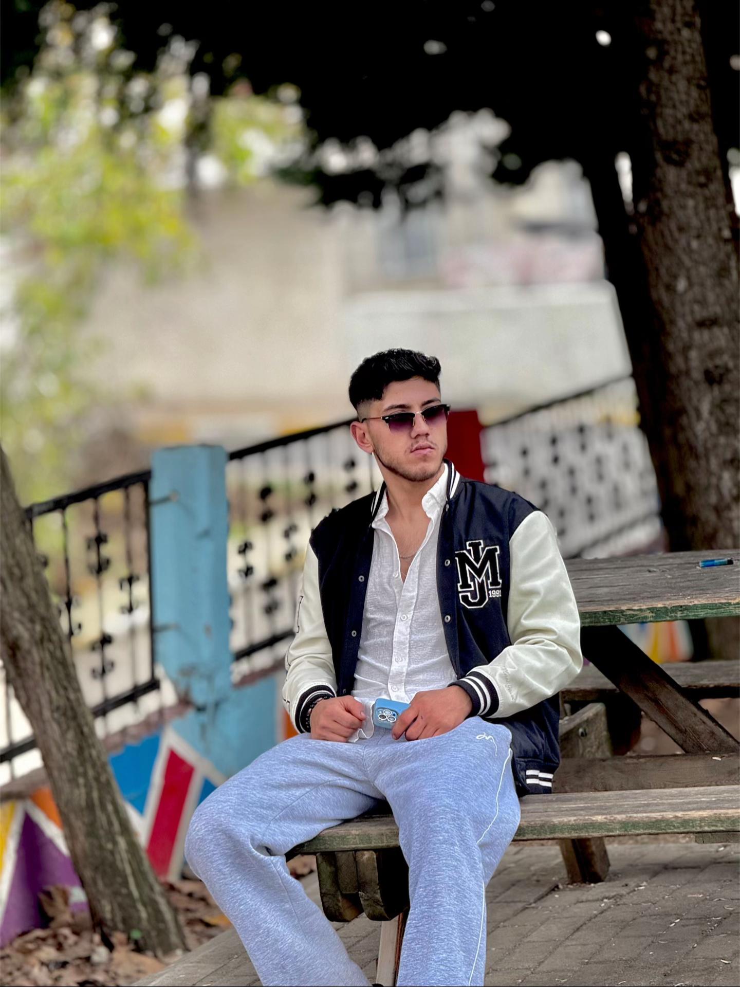 @E. G&uuml;neş