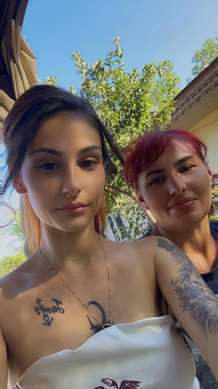 @AnaMaria18